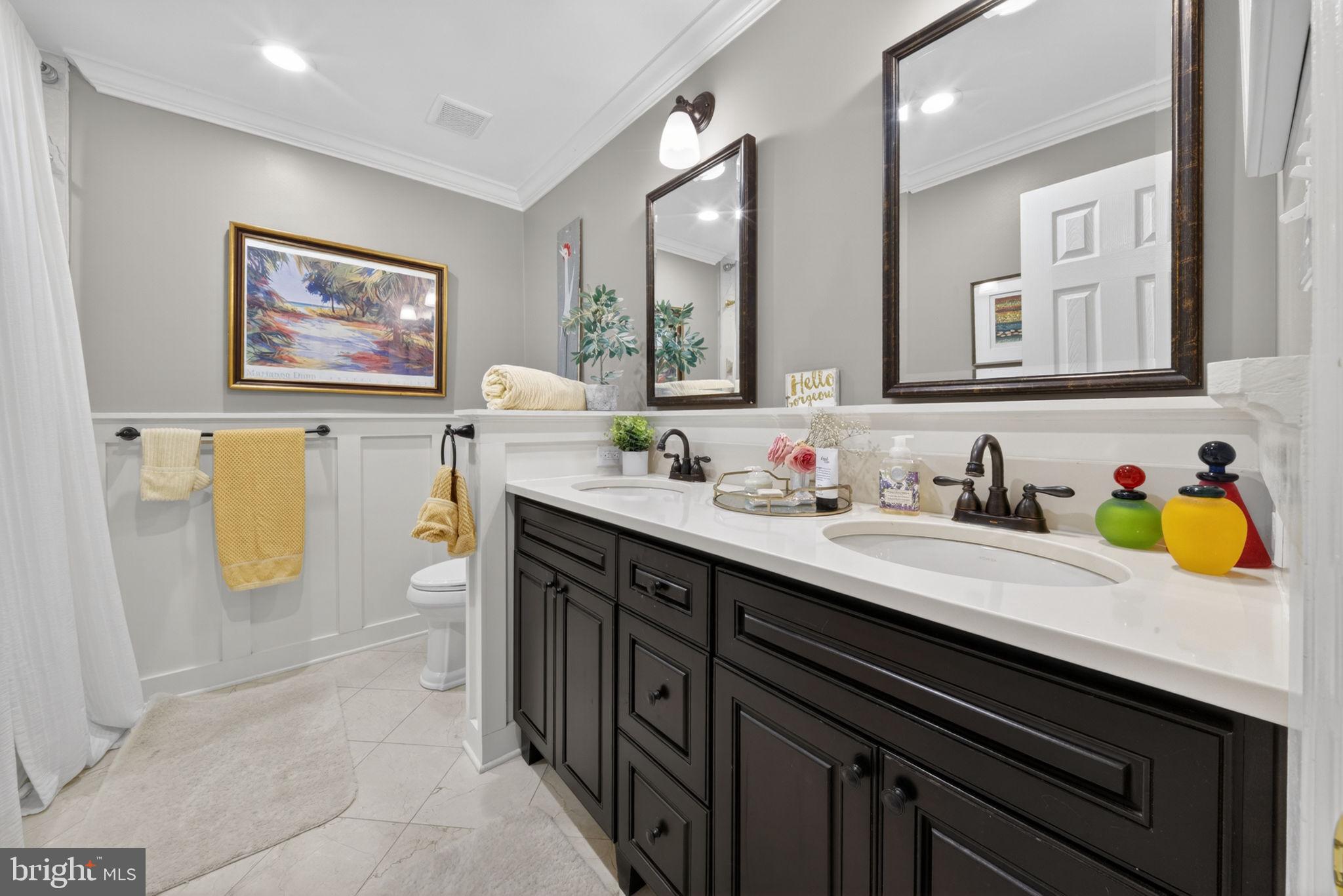COUNTRY CLUB HILLS - Residential