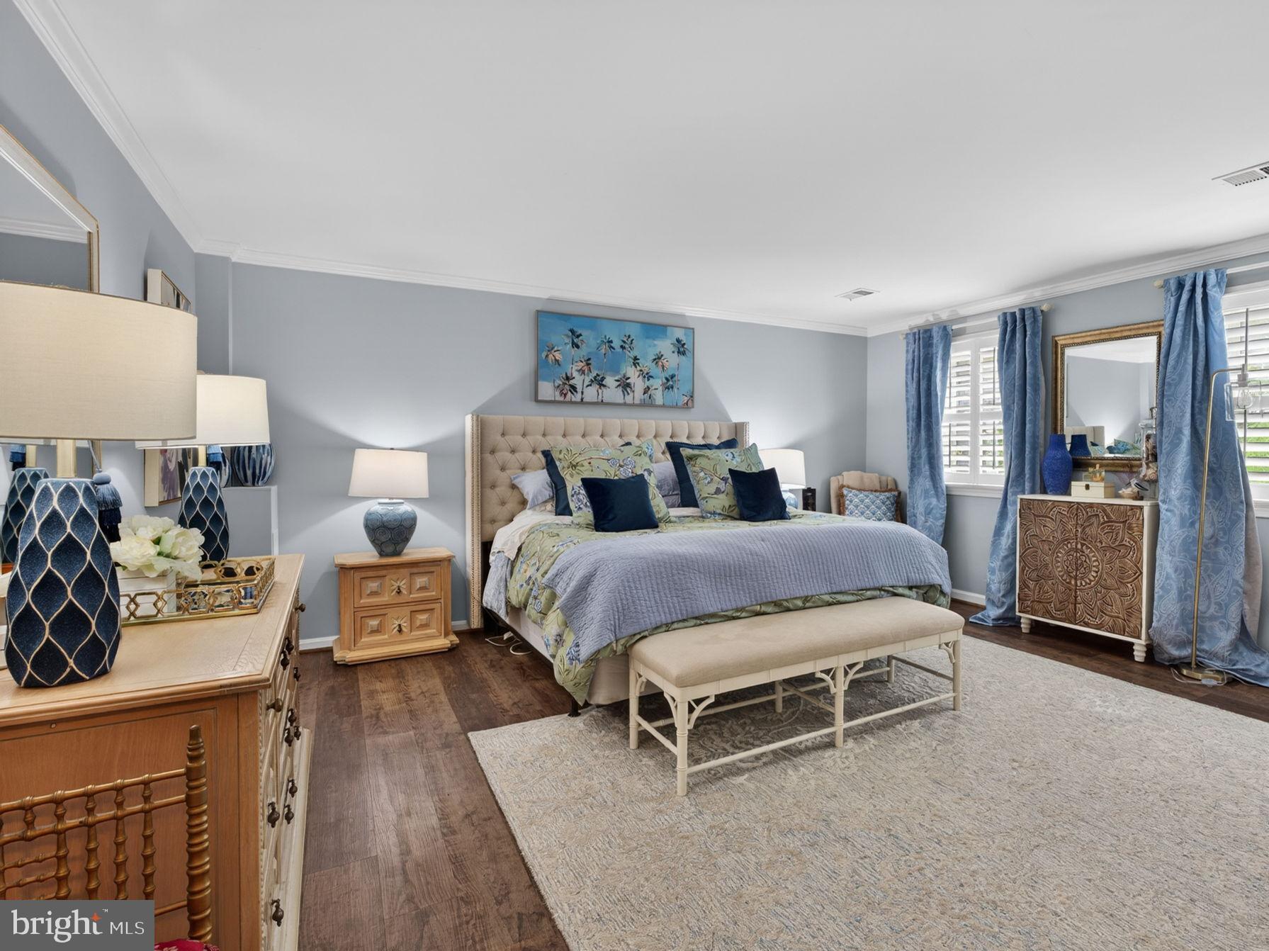 COUNTRY CLUB HILLS - Residential