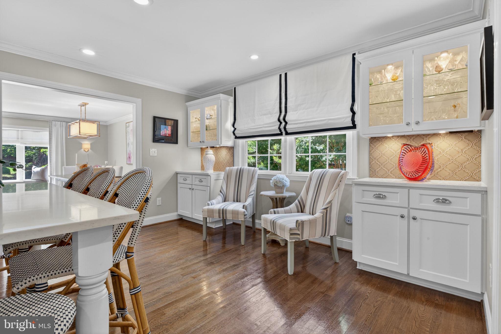 COUNTRY CLUB HILLS - Residential