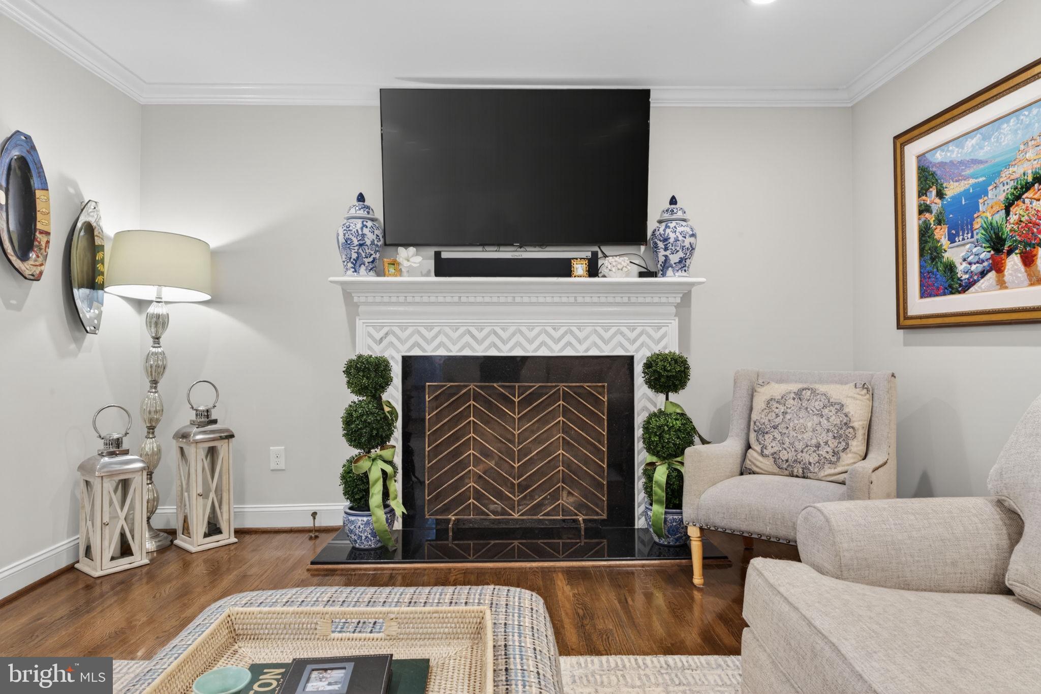 COUNTRY CLUB HILLS - Residential