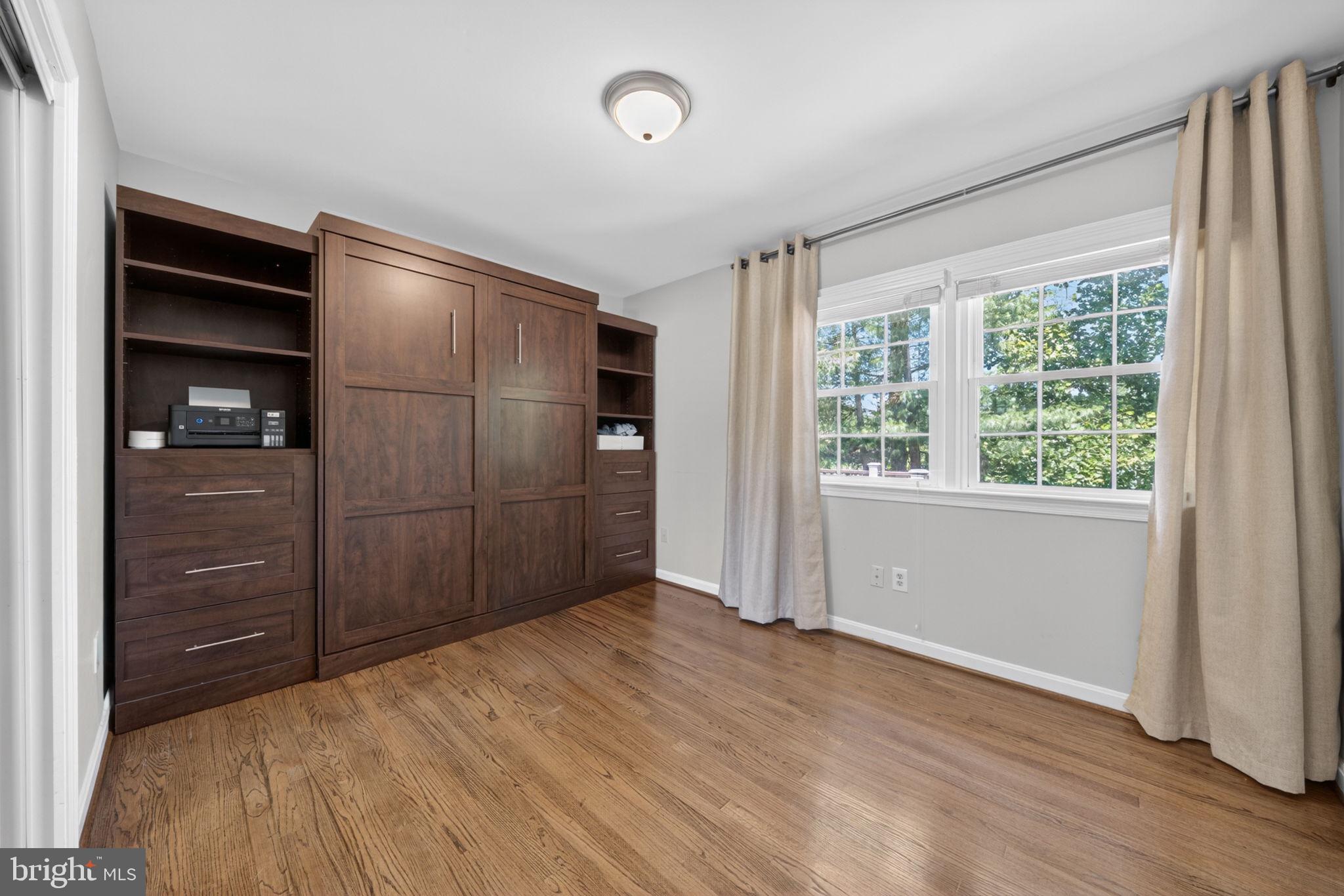 COUNTRY CLUB HILLS - Residential