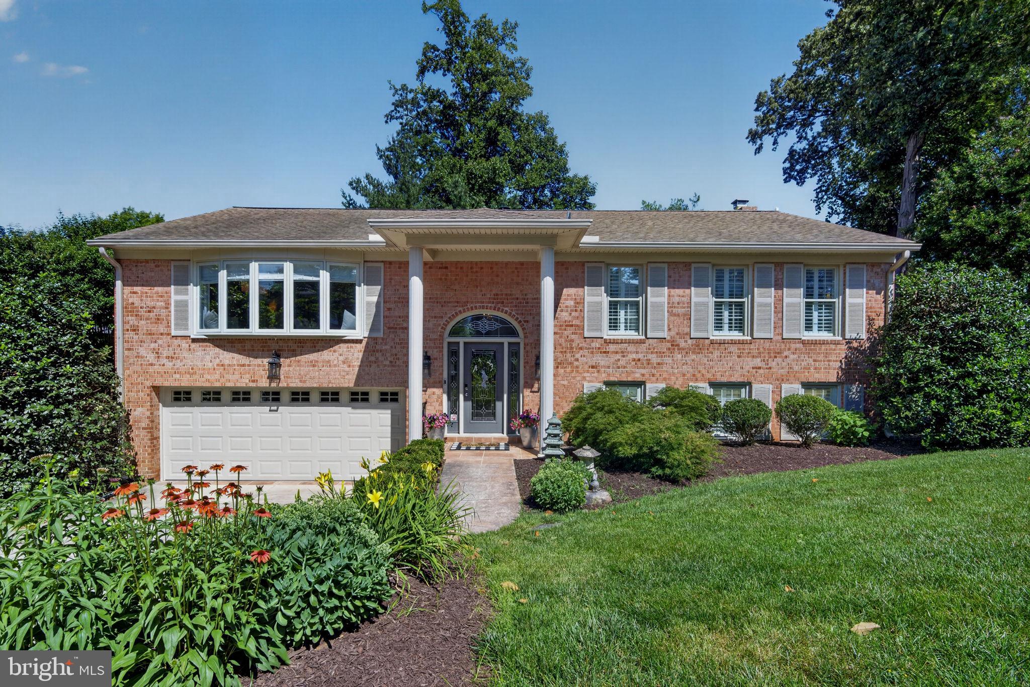 COUNTRY CLUB HILLS - Residential