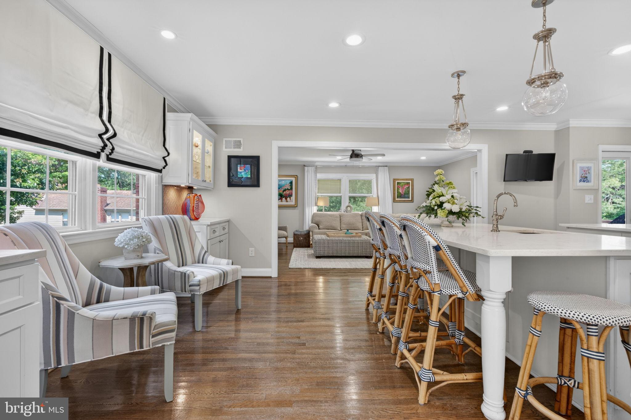 COUNTRY CLUB HILLS - Residential