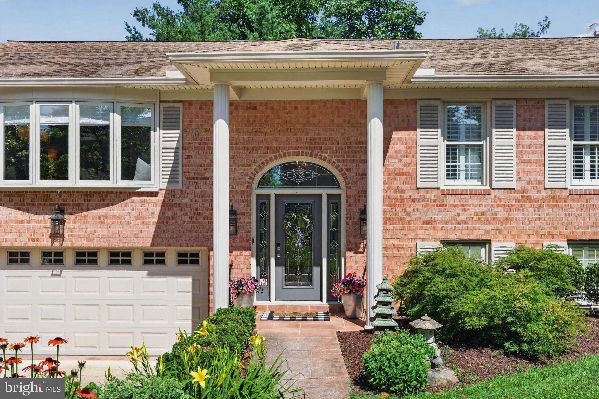 COUNTRY CLUB HILLS - Residential