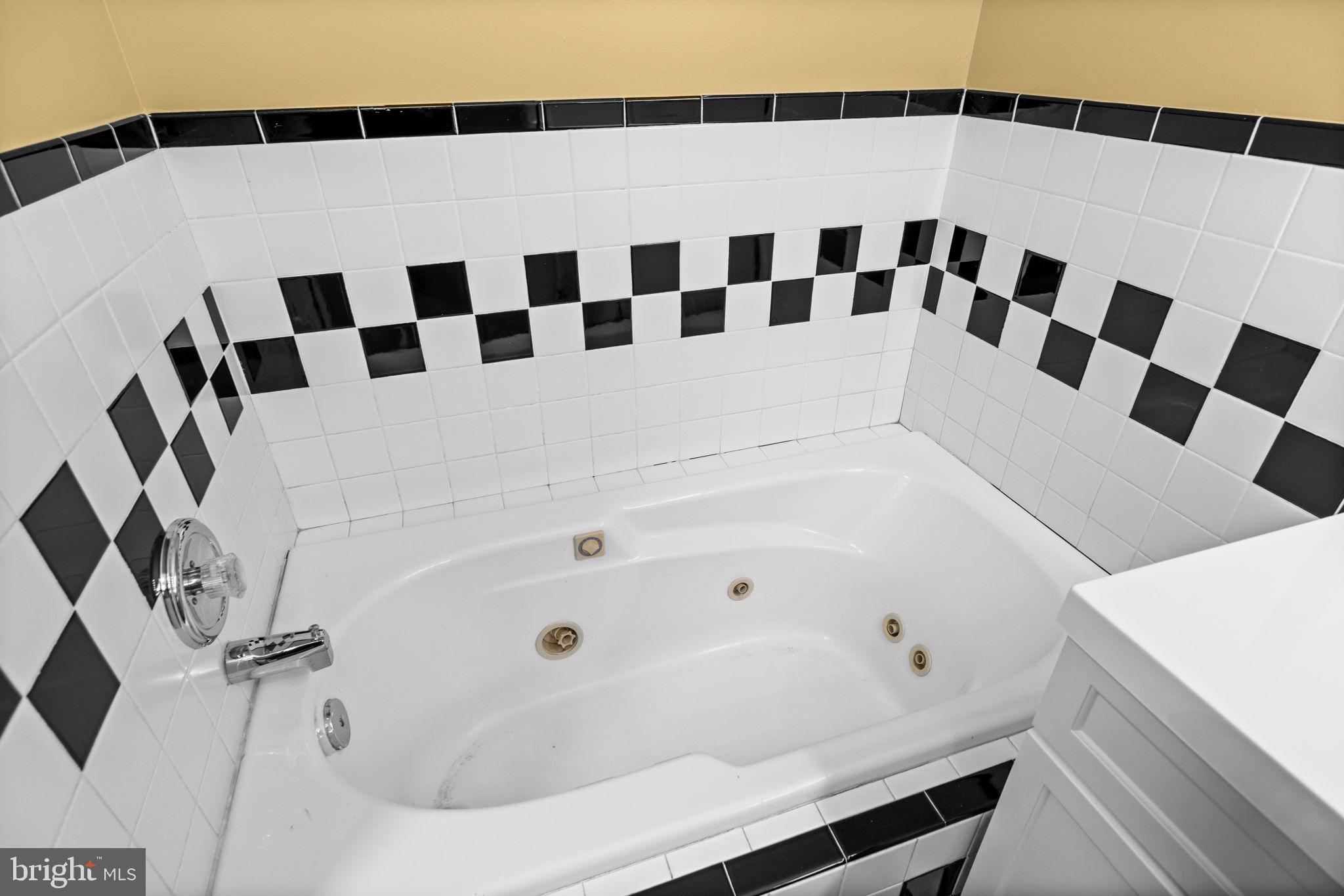 FLYTHE PROPERTY - Farm