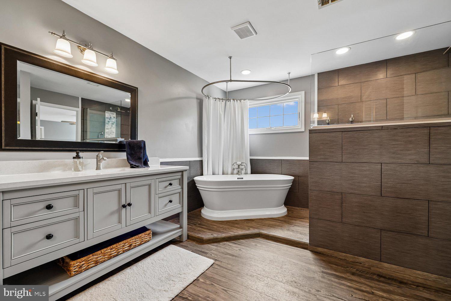 TAYLORSTOWN - Residential