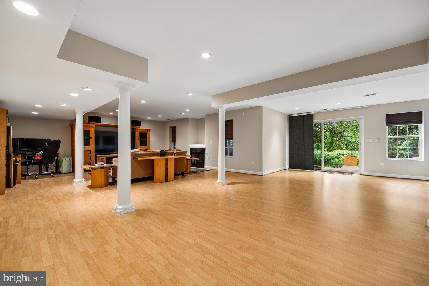 TAYLORSTOWN - Residential