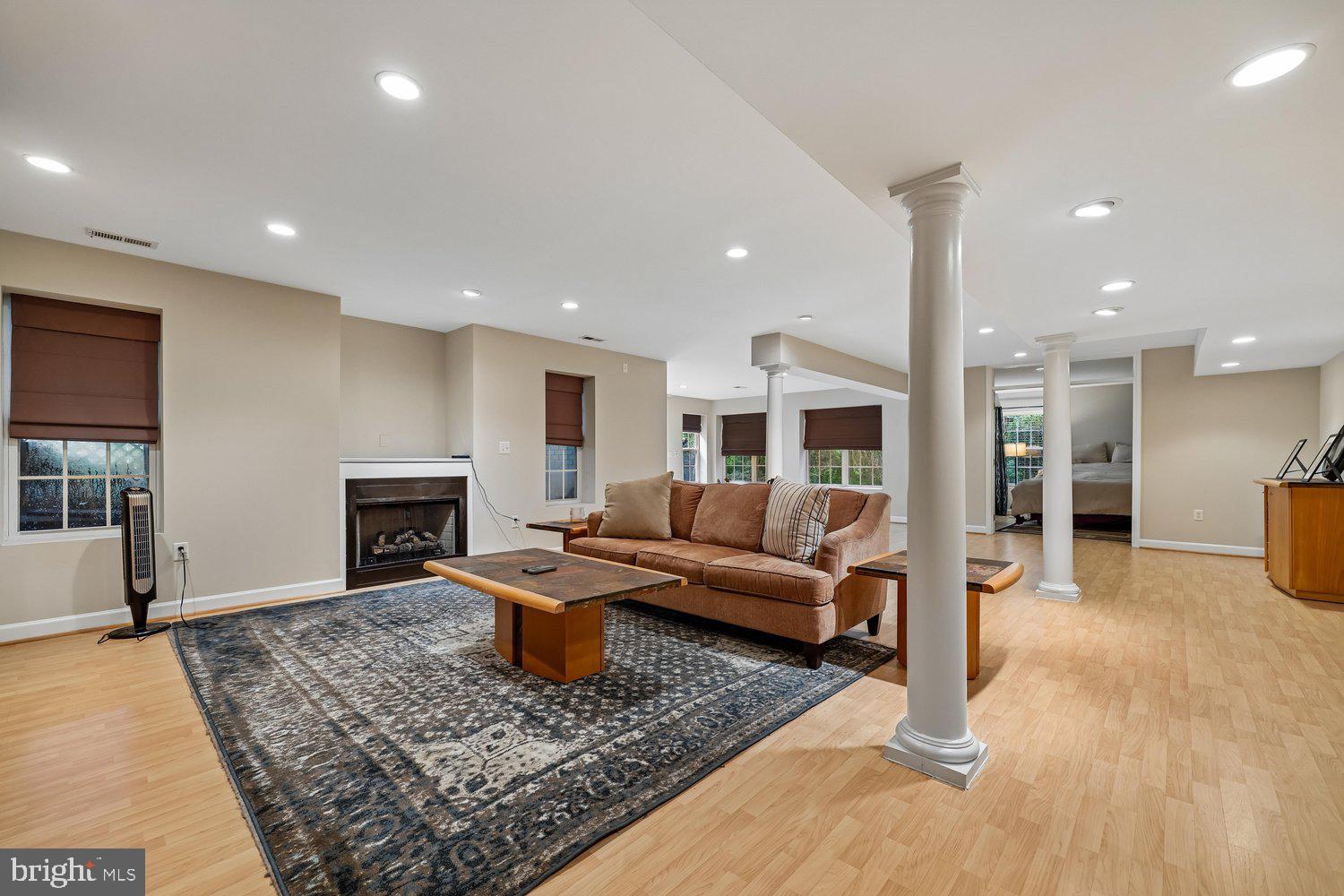 TAYLORSTOWN - Residential