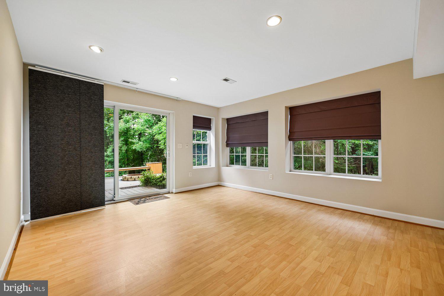 TAYLORSTOWN - Residential
