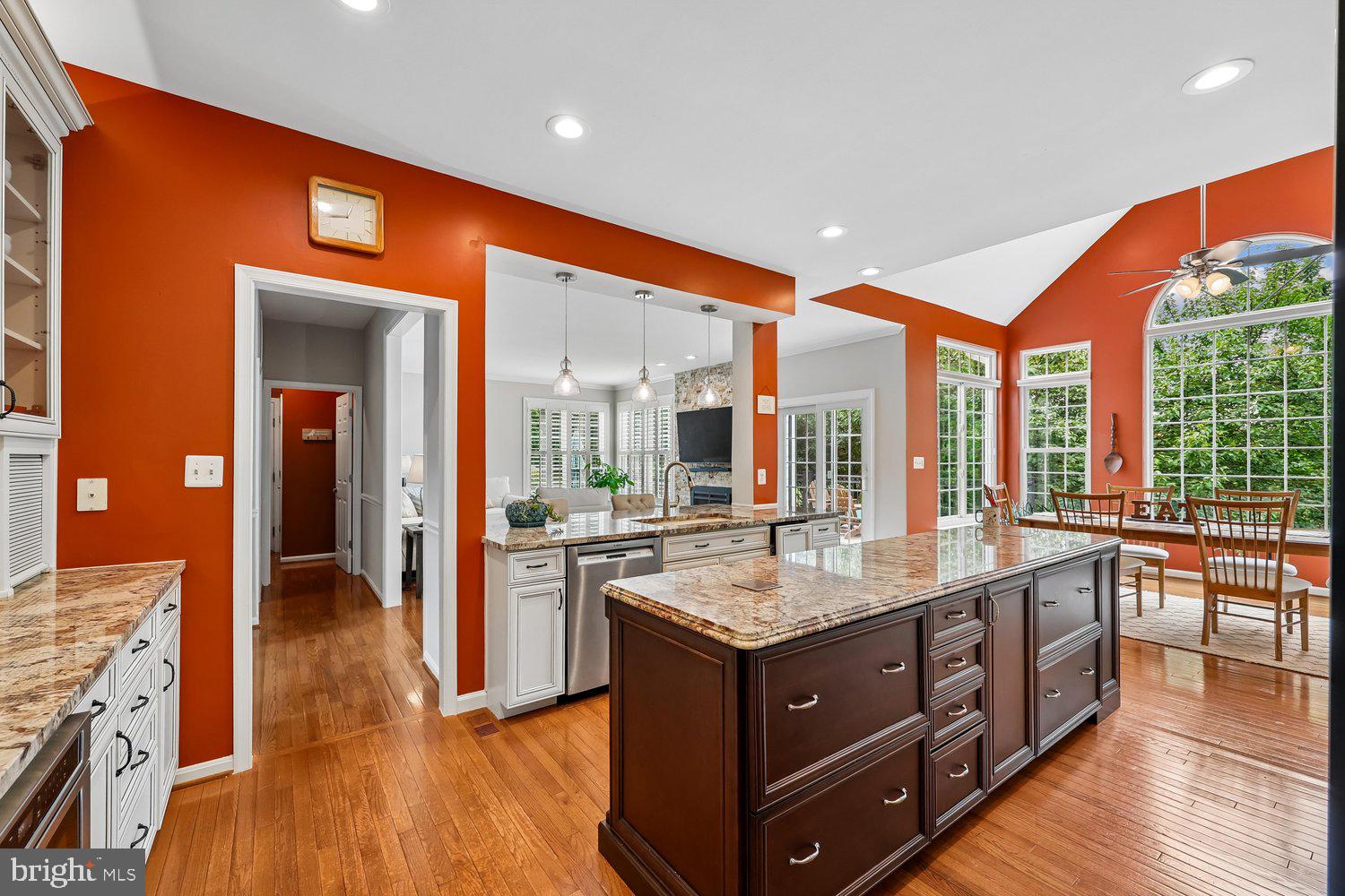 TAYLORSTOWN - Residential