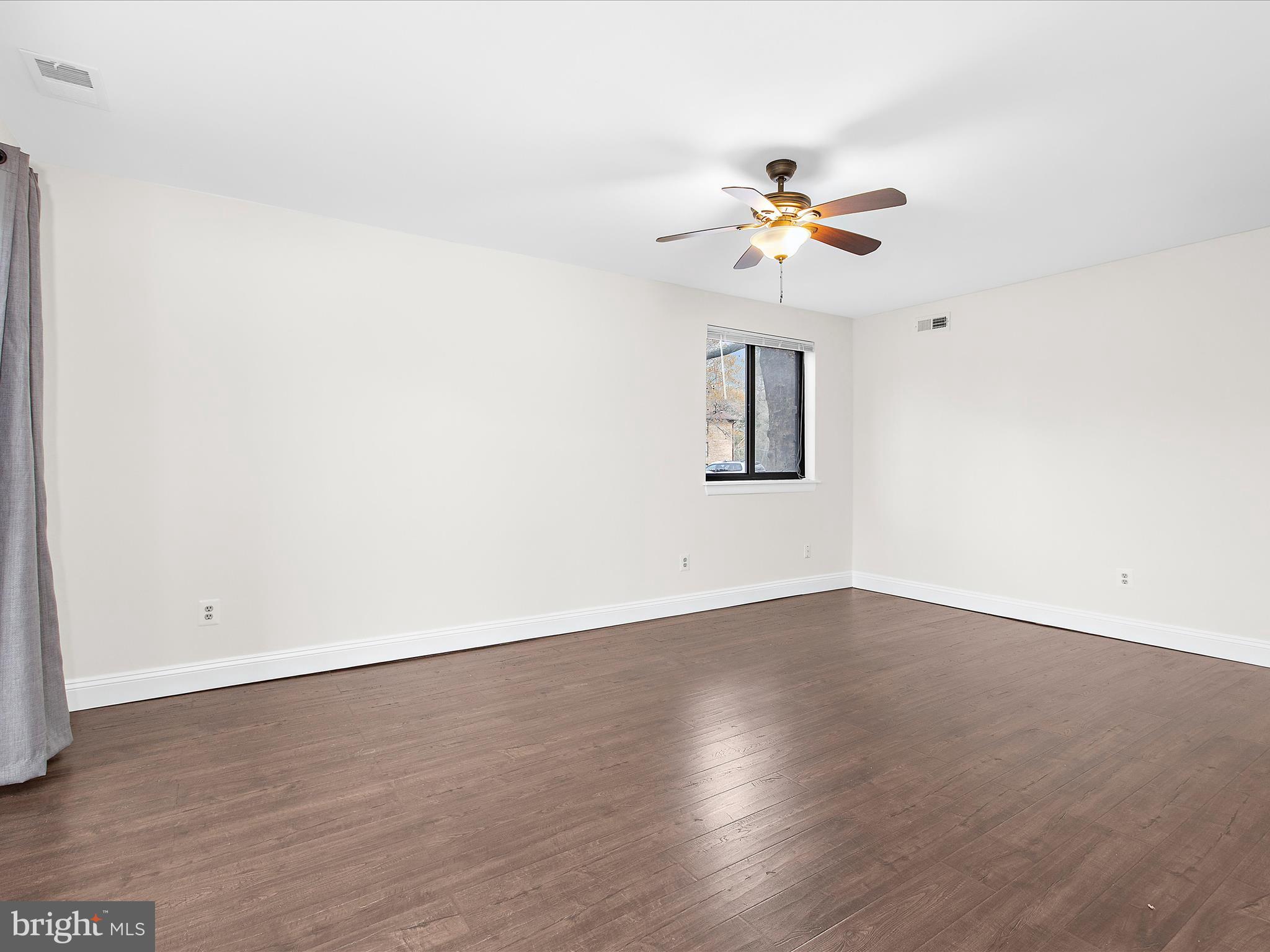 VILLAGE OF LONG REACH - Residential