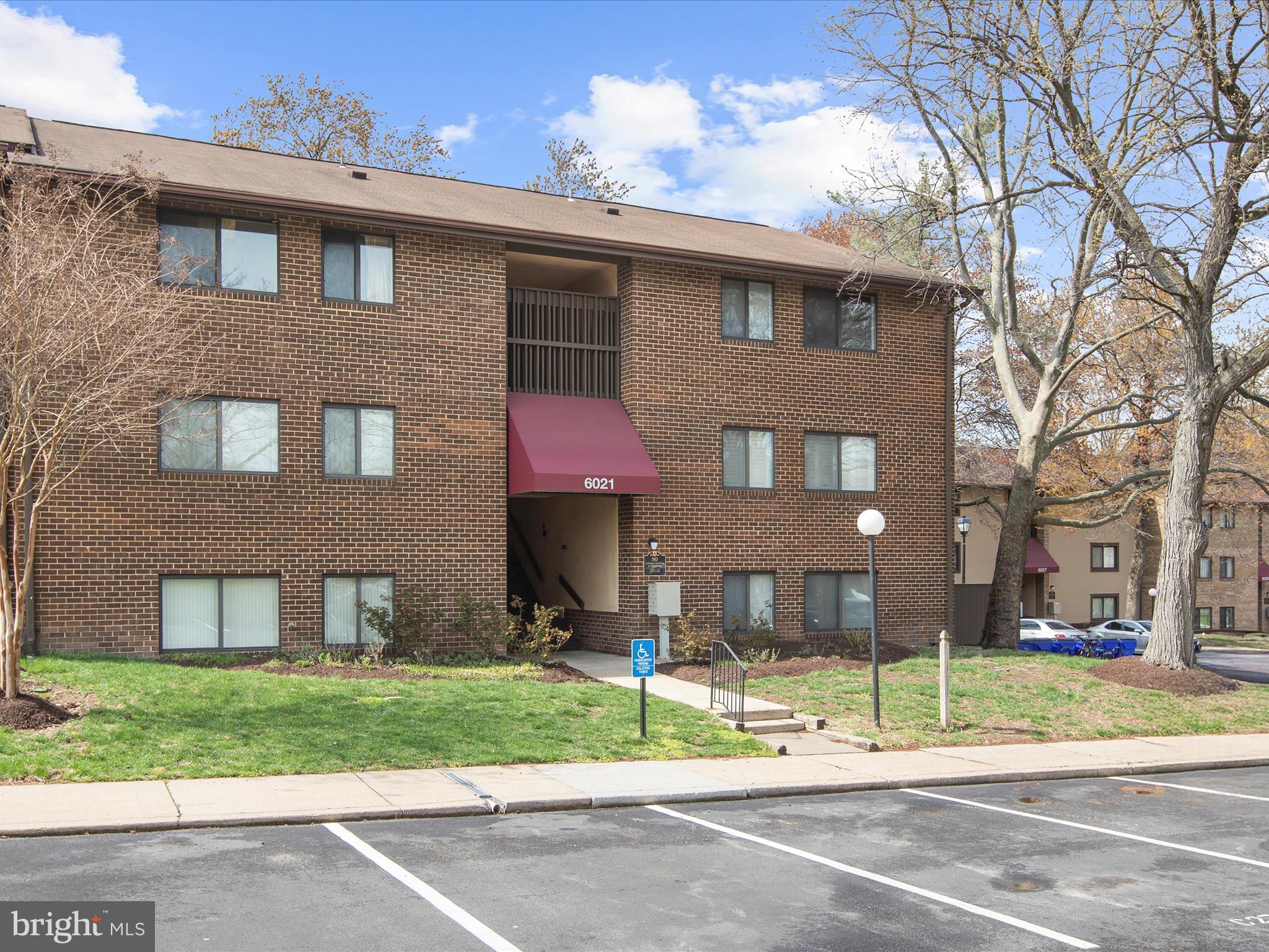 VILLAGE OF LONG REACH - Residential