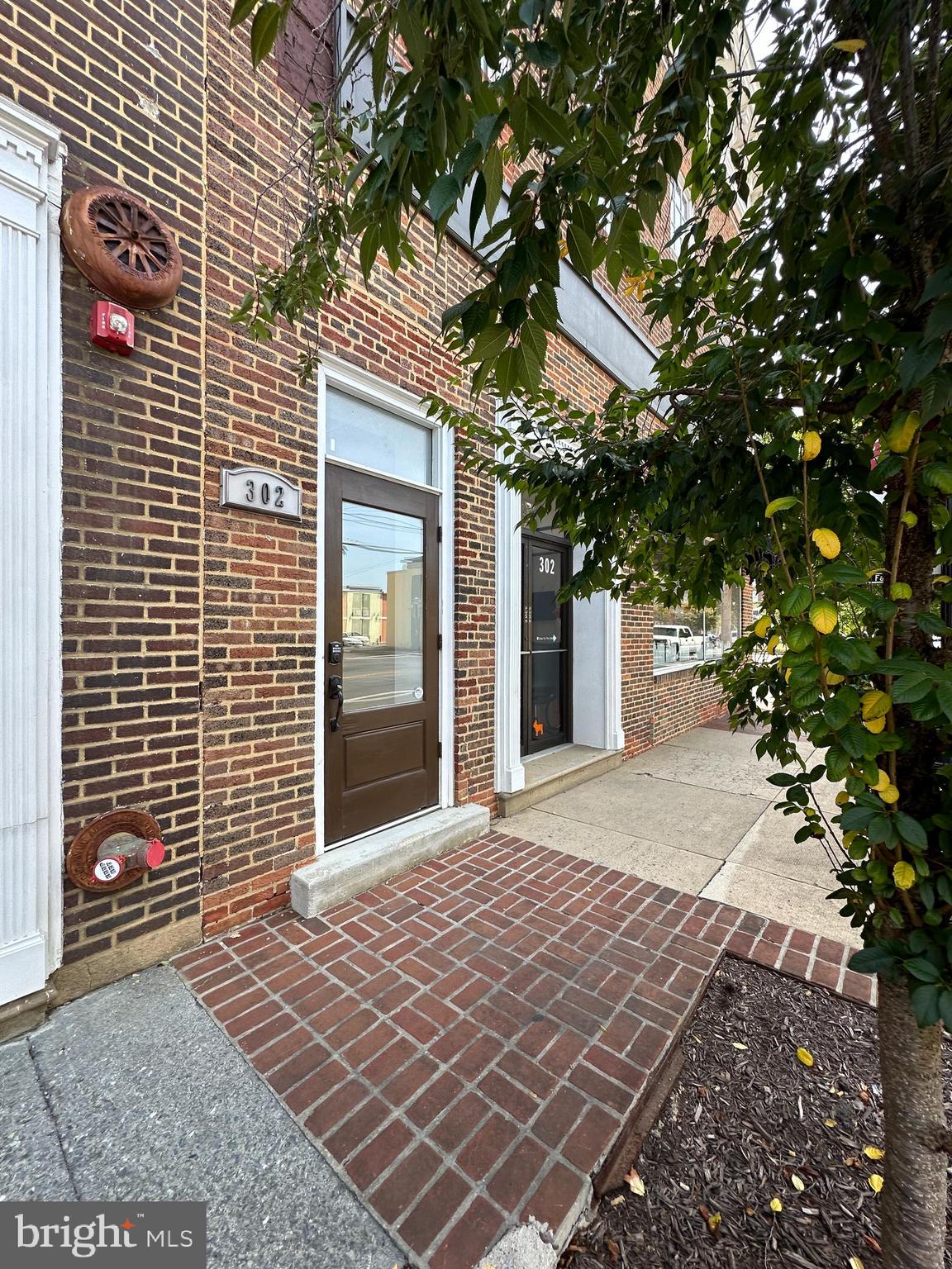 Downtown 1bedroom, 1 bath apartment within 2 blocks of the downtown walking mall. All utilities are provided (electric, water, sewer, internet and satellite TV) move in an enjoy the location of historic downtown Winchester living. Walk to breweries, restaurants and entertainment. This unit allows for 1 off street parking spot. Dogs allowed on a case by case basis with additional pet deposit and rent.
