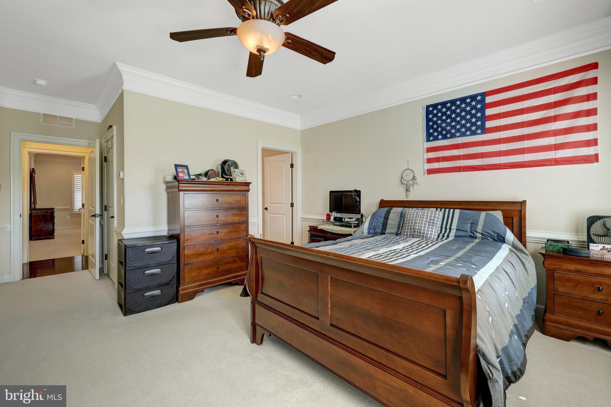HUNTING CREST - Residential