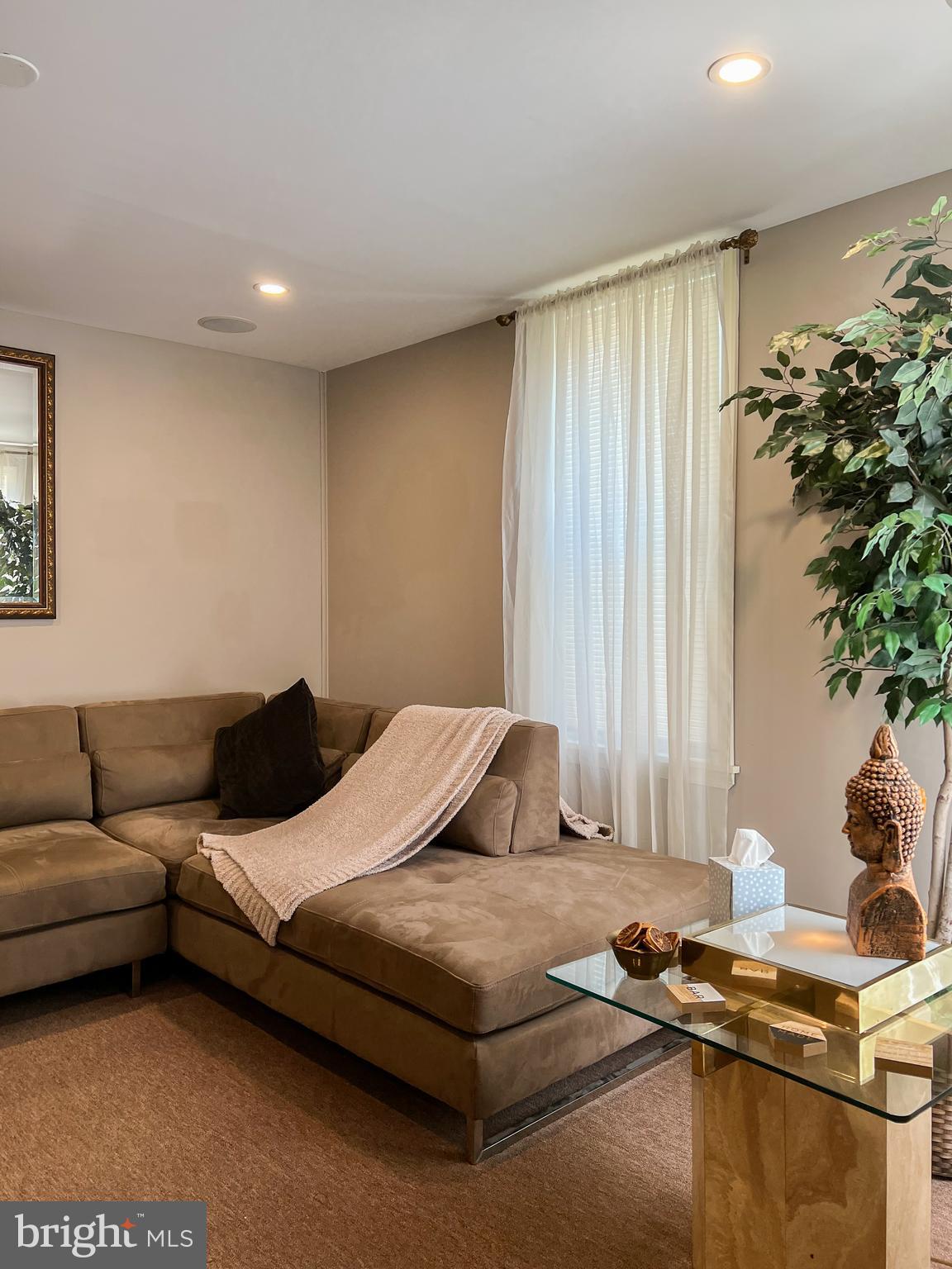 WILLOW GROVE - Residential Income