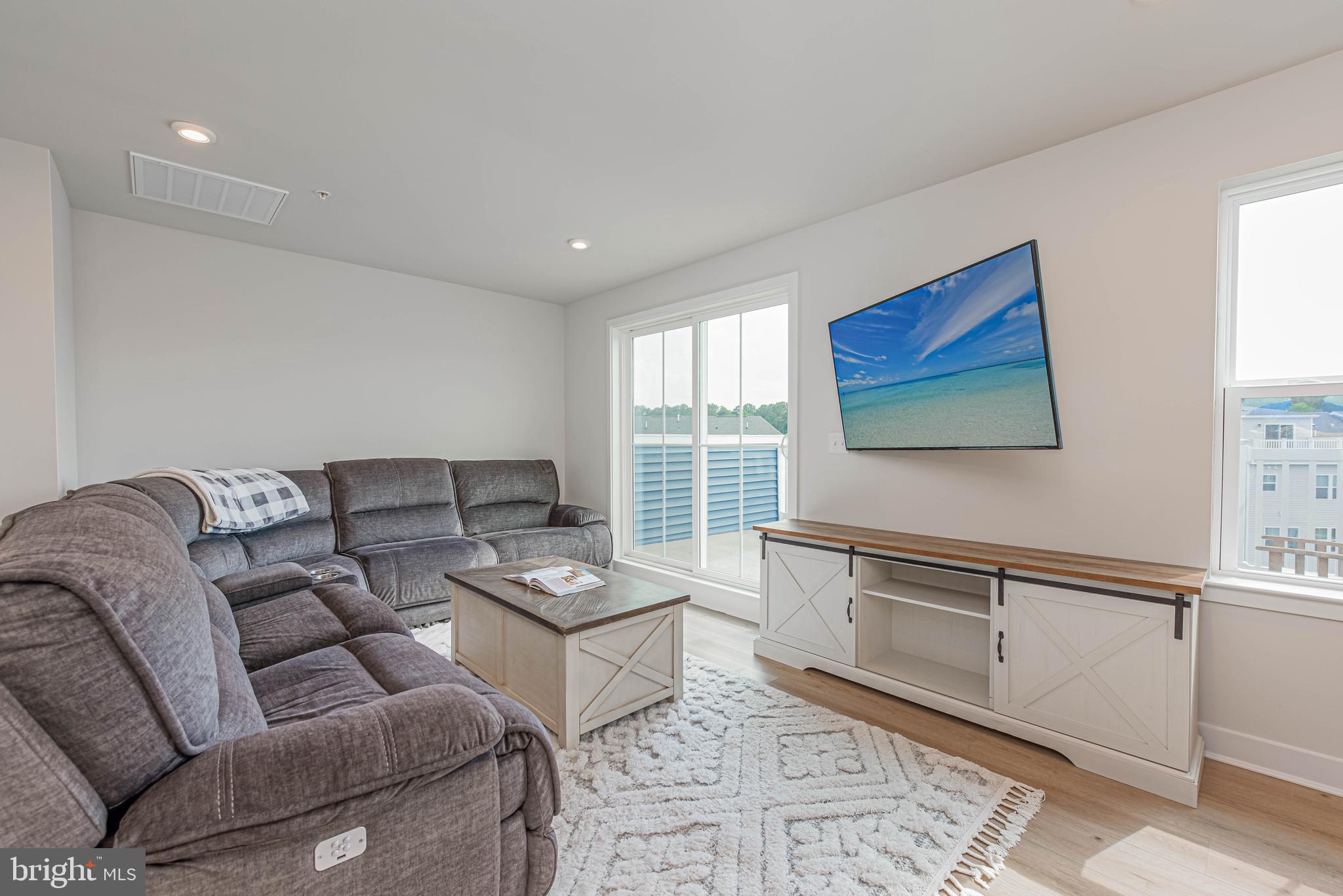 BAYSIDE - Residential