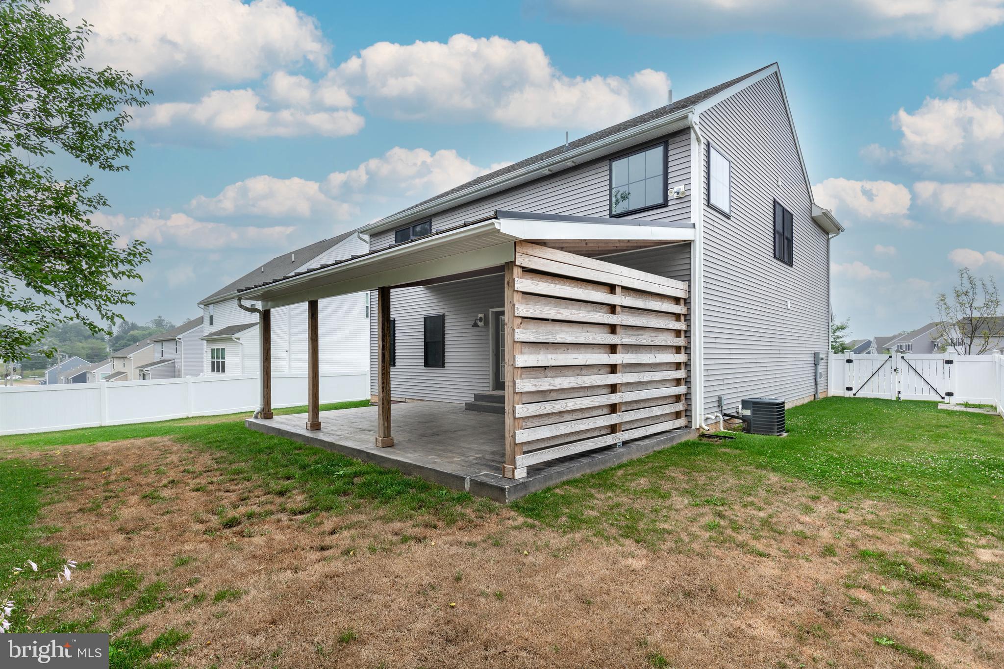 CLOVERFIELD FARMS - Residential