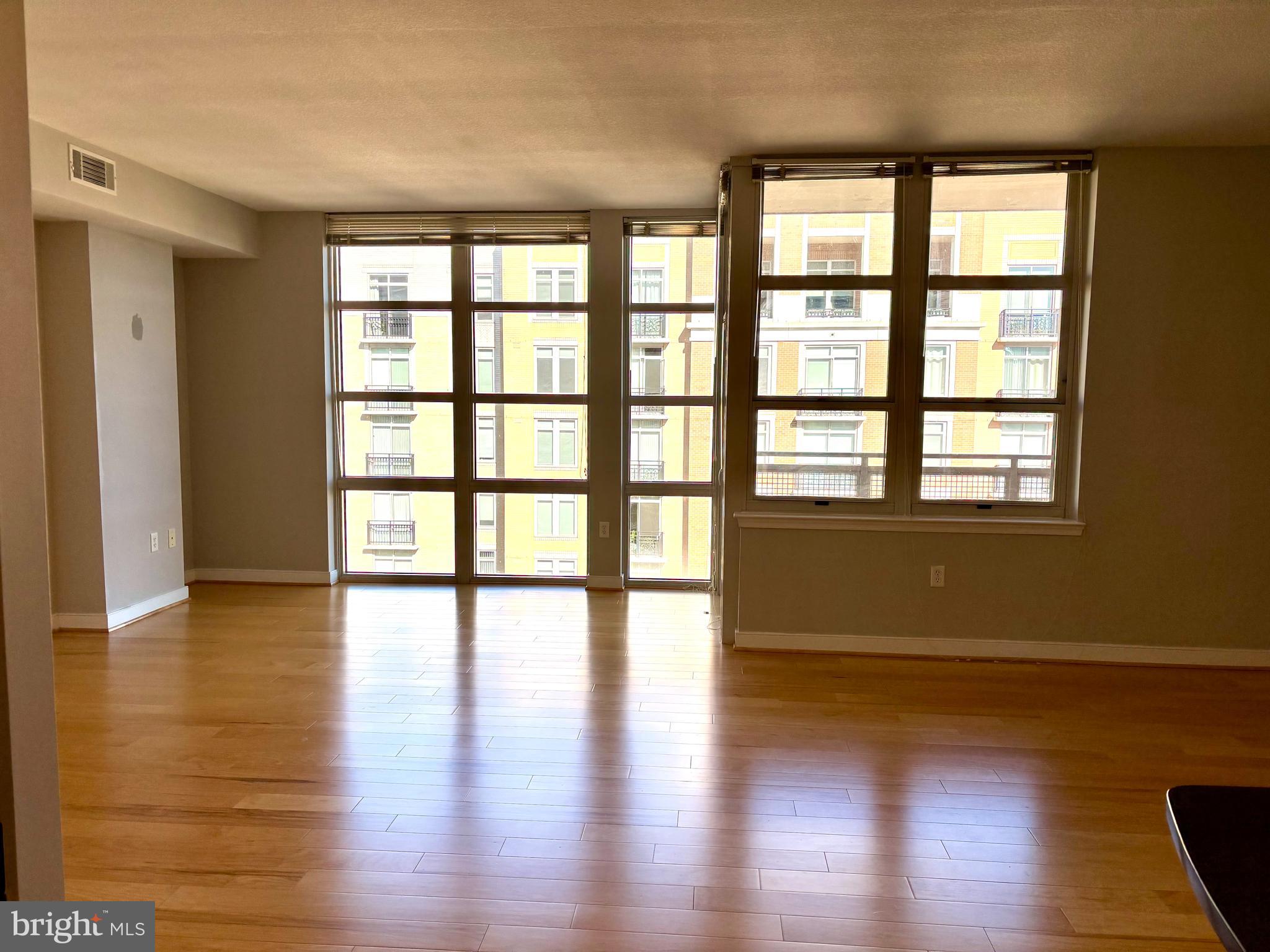 NATIONAL HARBOR - Residential Lease