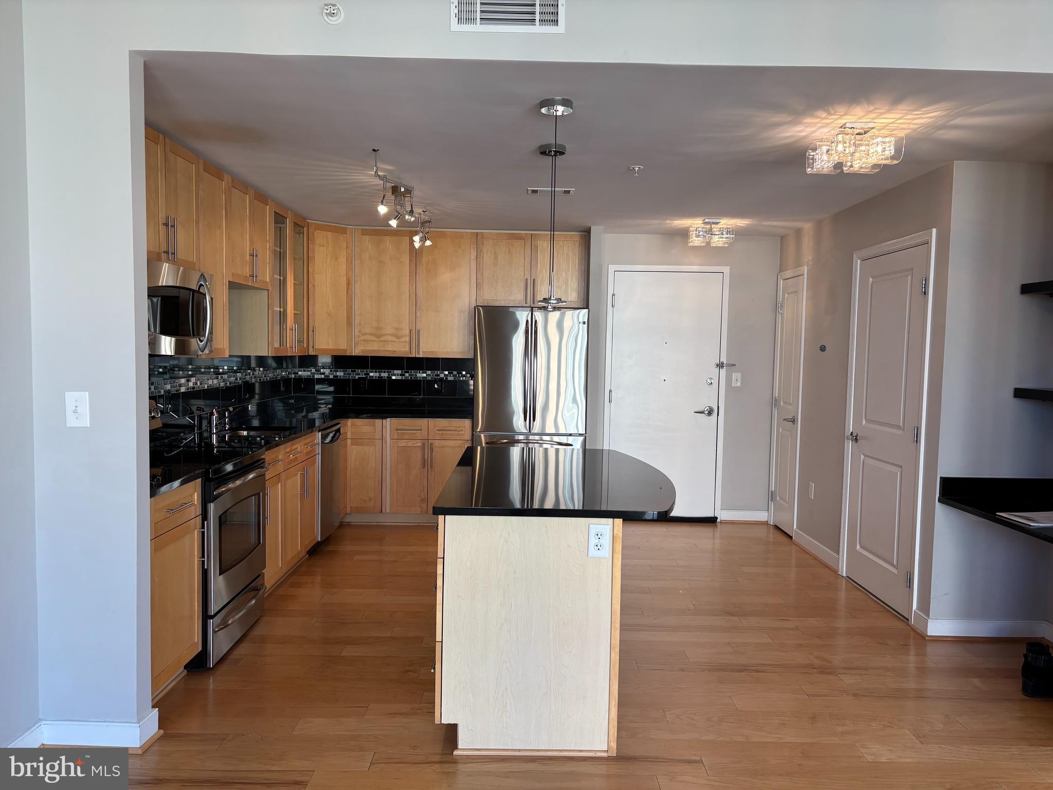 NATIONAL HARBOR - Residential Lease