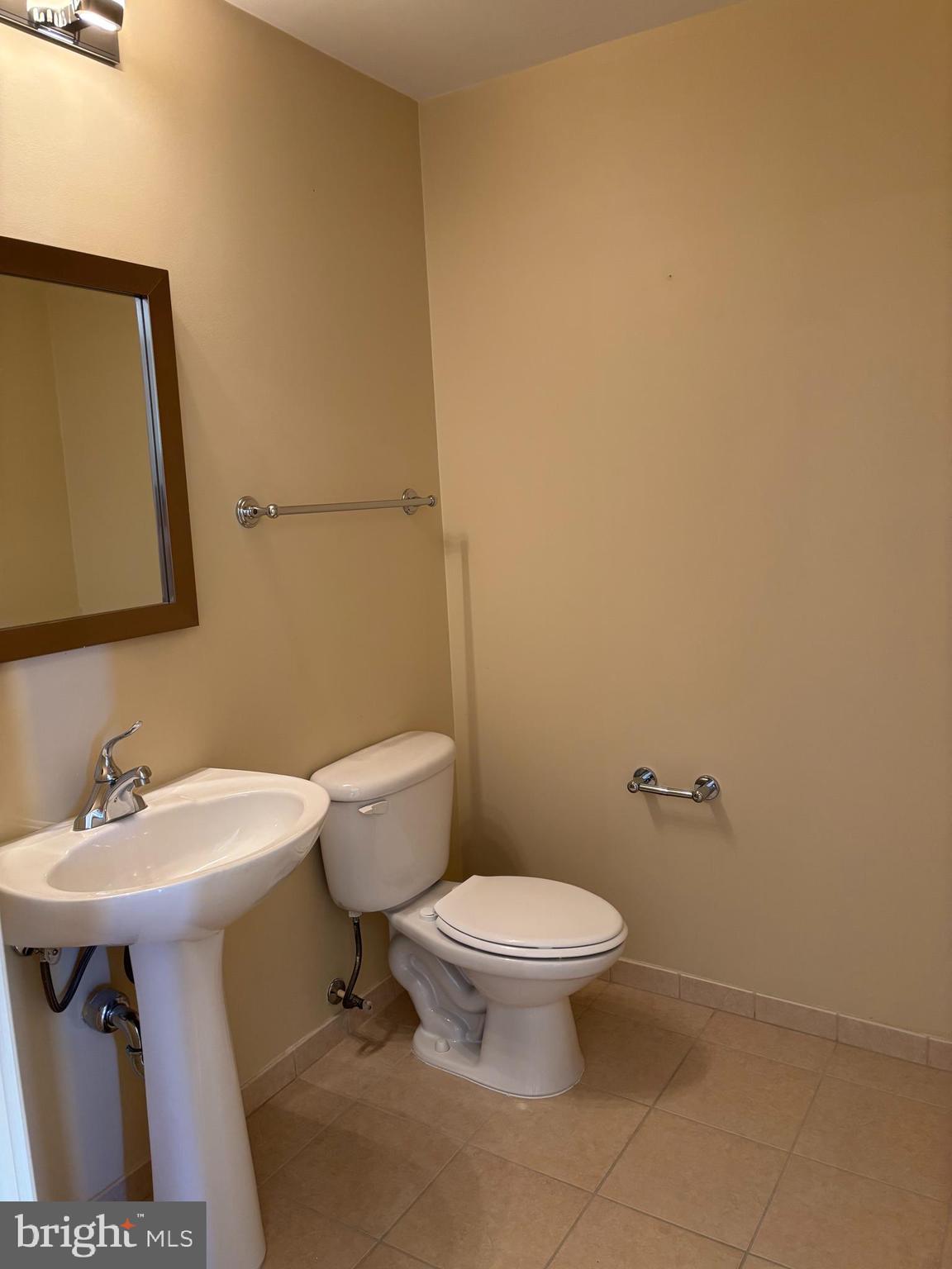 NATIONAL HARBOR - Residential Lease