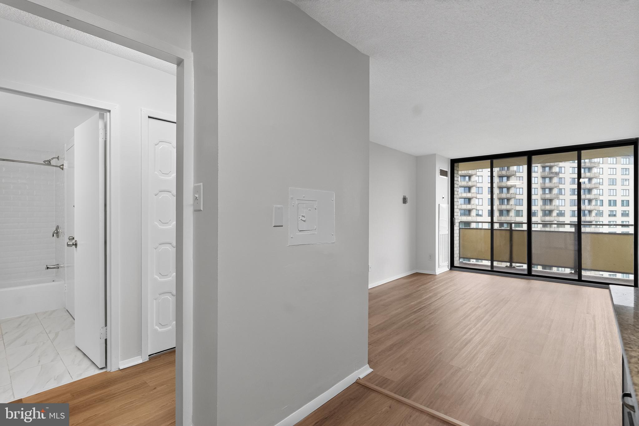 PROMENADE TOWERS - Residential