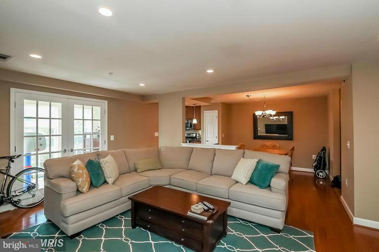 Wonderful Arlington Condo! 2 bedroom/2 bath Top  Floor Condo features privacy advantage w/ no neighbors above. Private Balcony. Kitchen with 42" cabinets, granite counter tops, stainless steel appliances, walk-in closet in MBR. Hardwood floors. Outdoor pool, fitness ctr, picnic area with grill, business ctr, walk to shirlington! Shuttle to Metro! $50 application fee per adult.