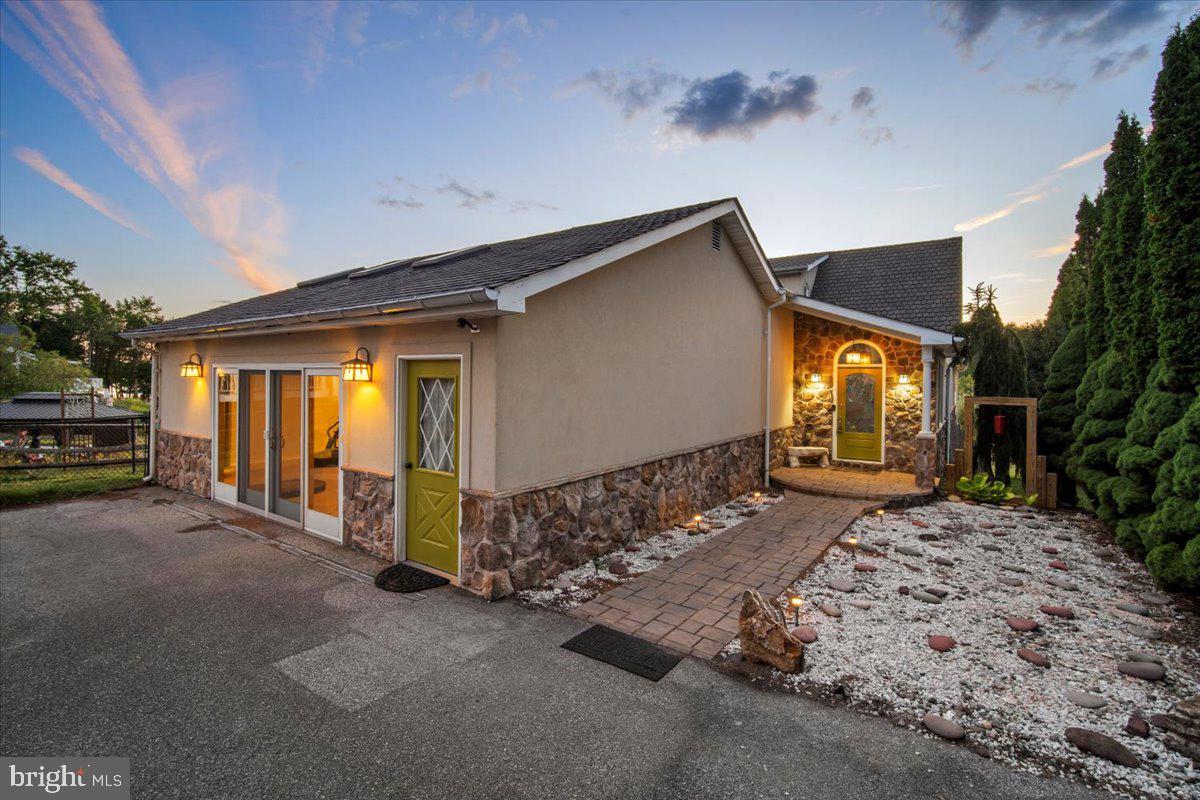 LAKE HERITAGE - Residential