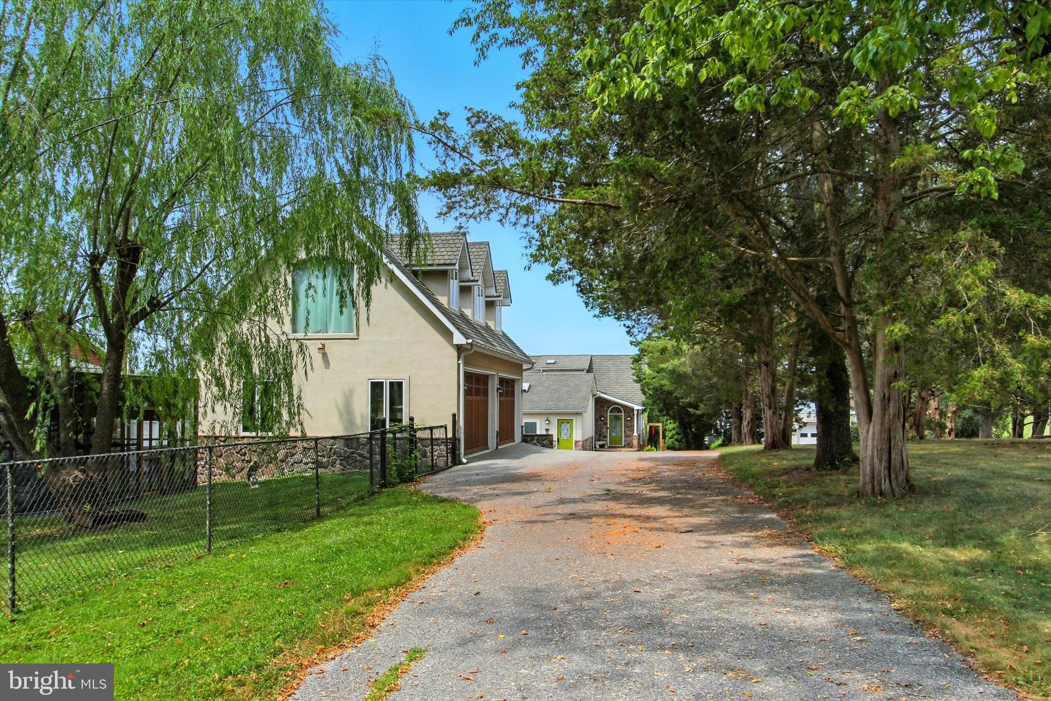 LAKE HERITAGE - Residential