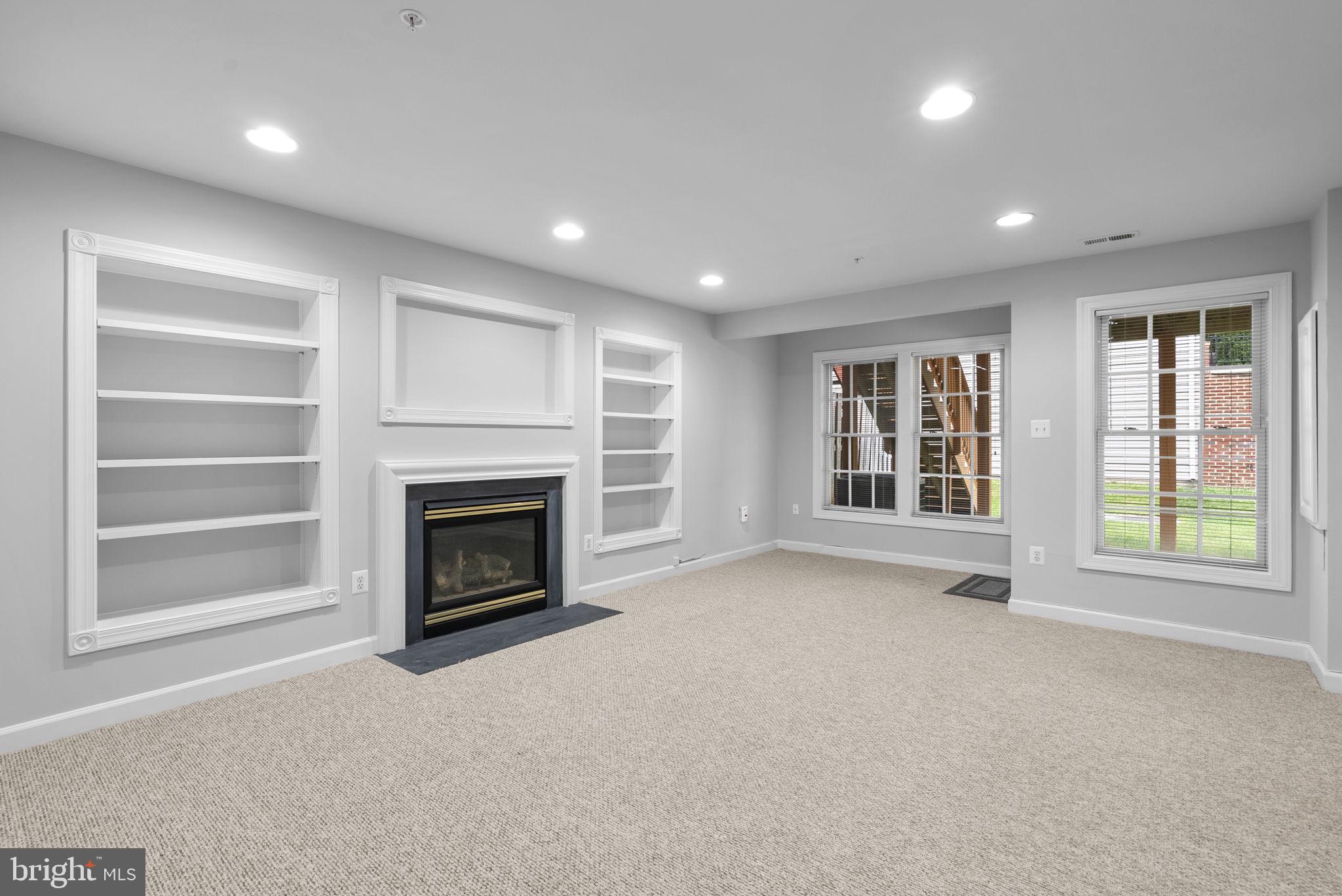KINGSVIEW VILLAGE - Residential