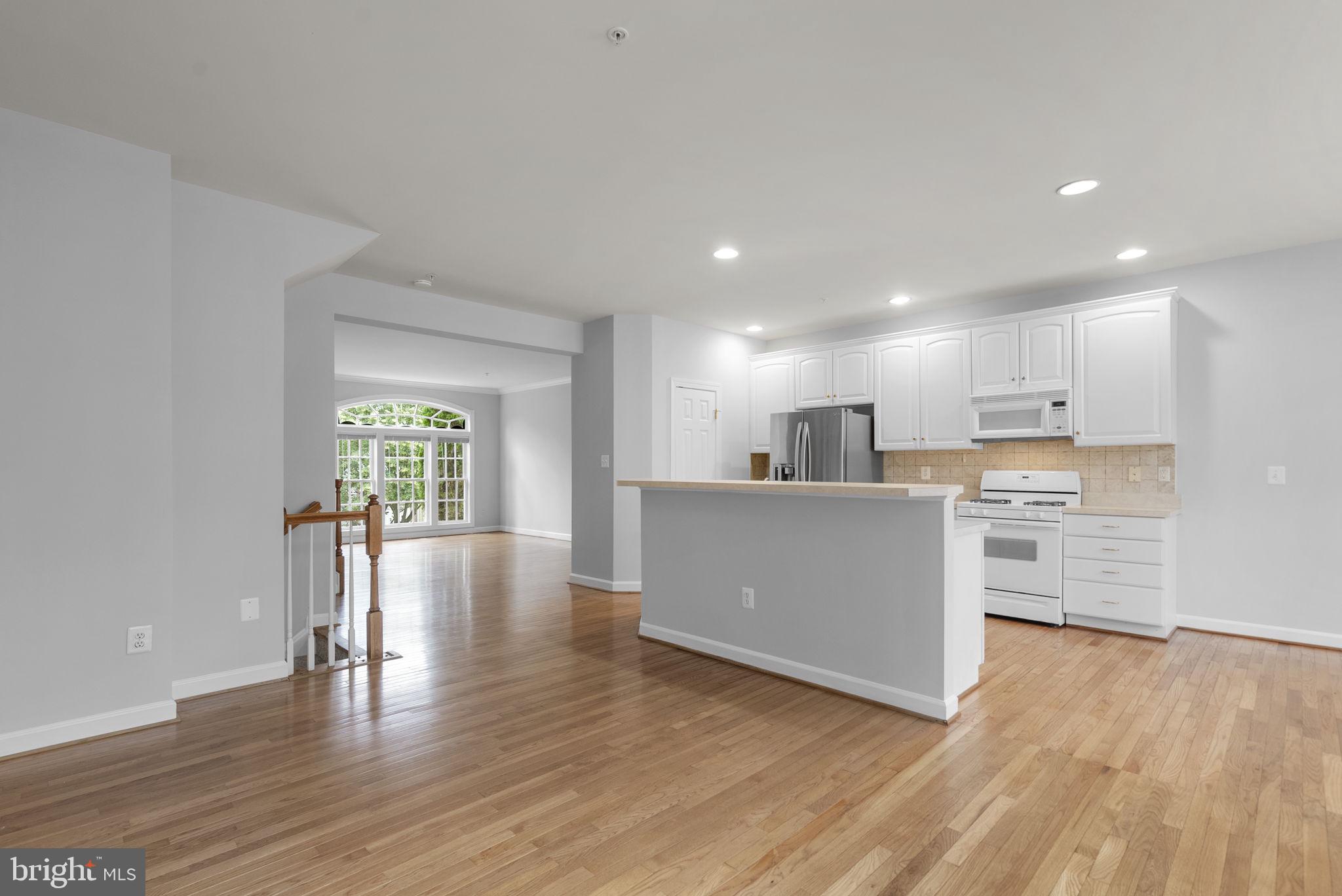 KINGSVIEW VILLAGE - Residential