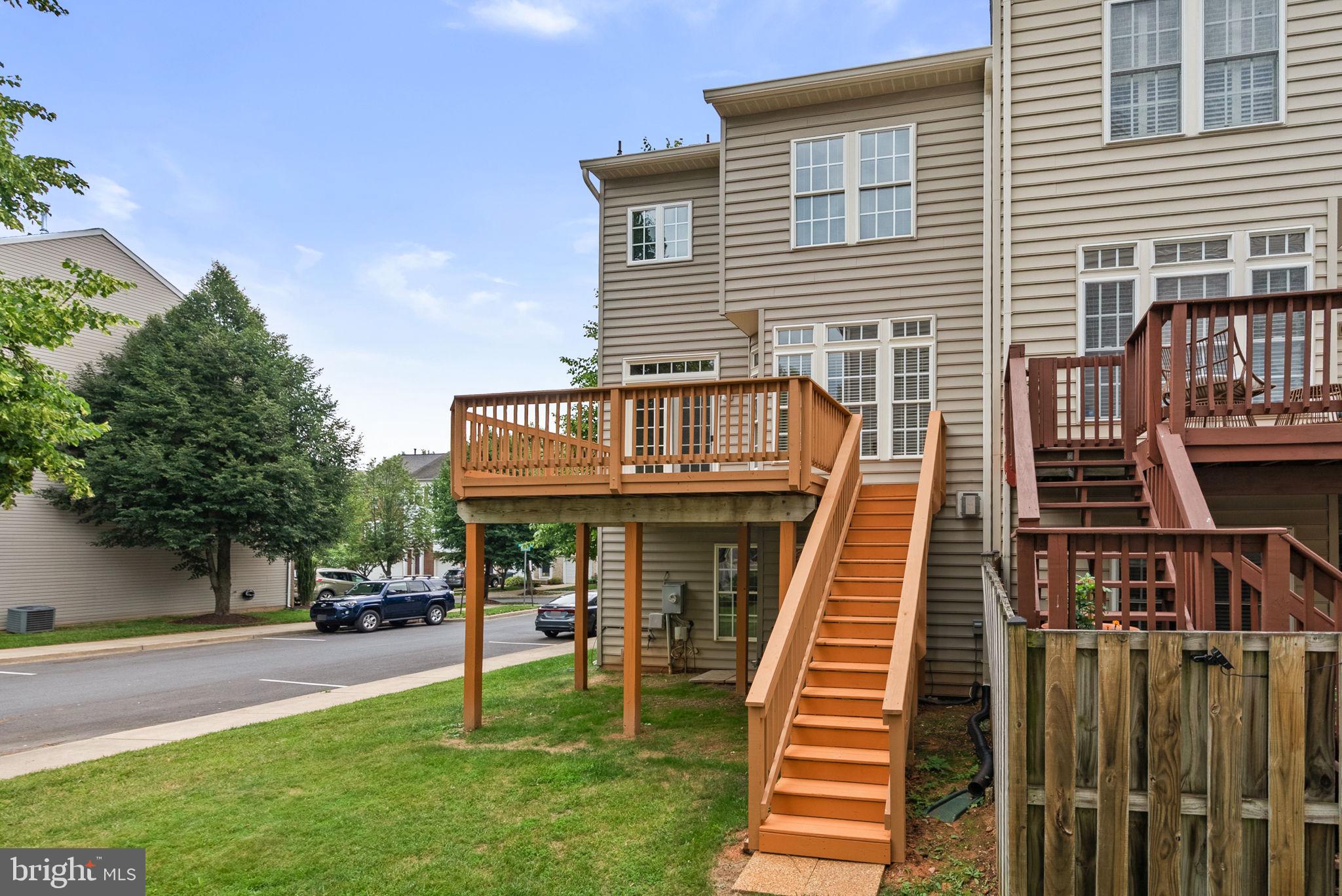 KINGSVIEW VILLAGE - Residential