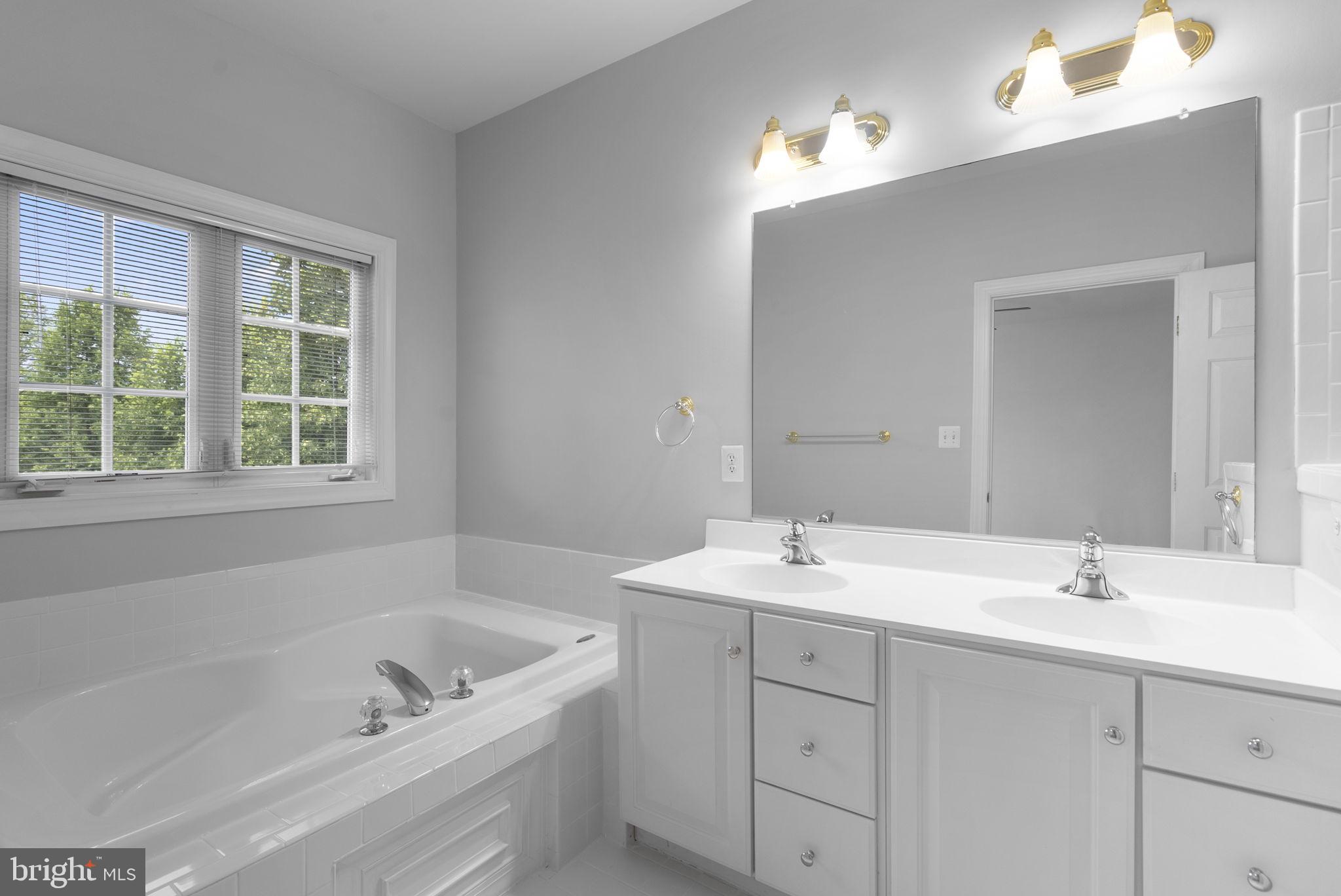 KINGSVIEW VILLAGE - Residential