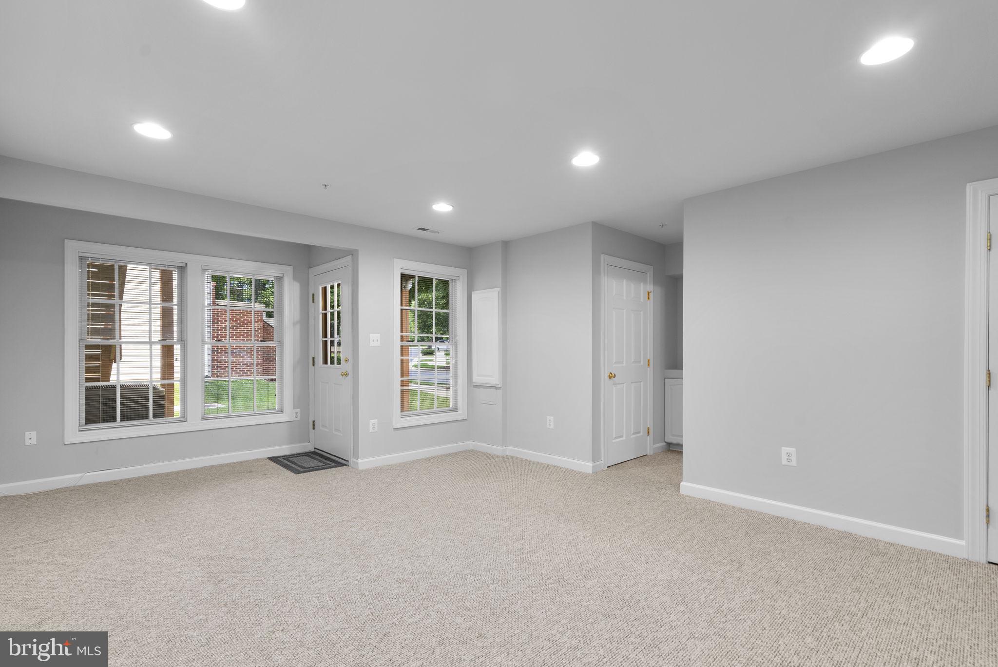 KINGSVIEW VILLAGE - Residential
