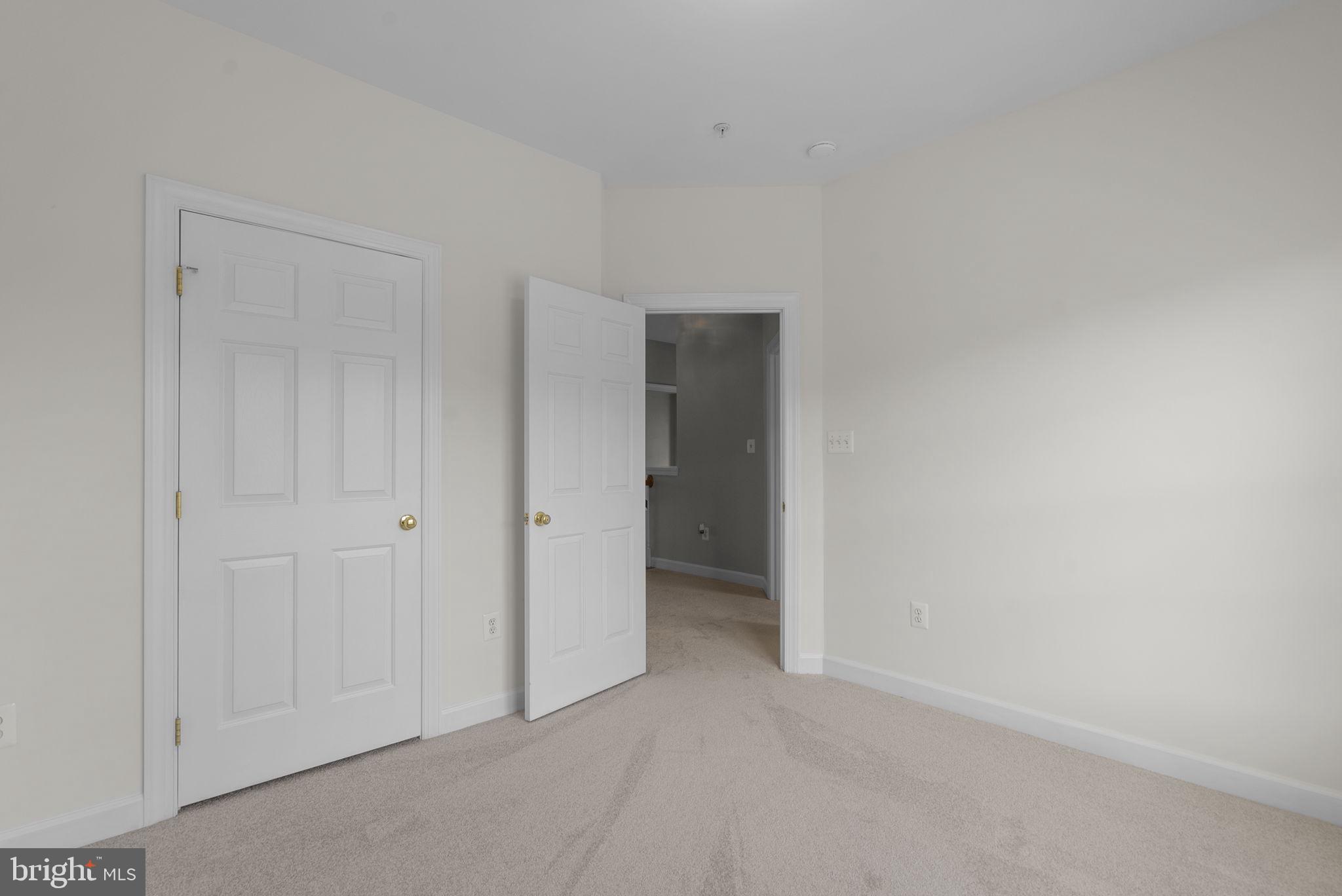KINGSVIEW VILLAGE - Residential