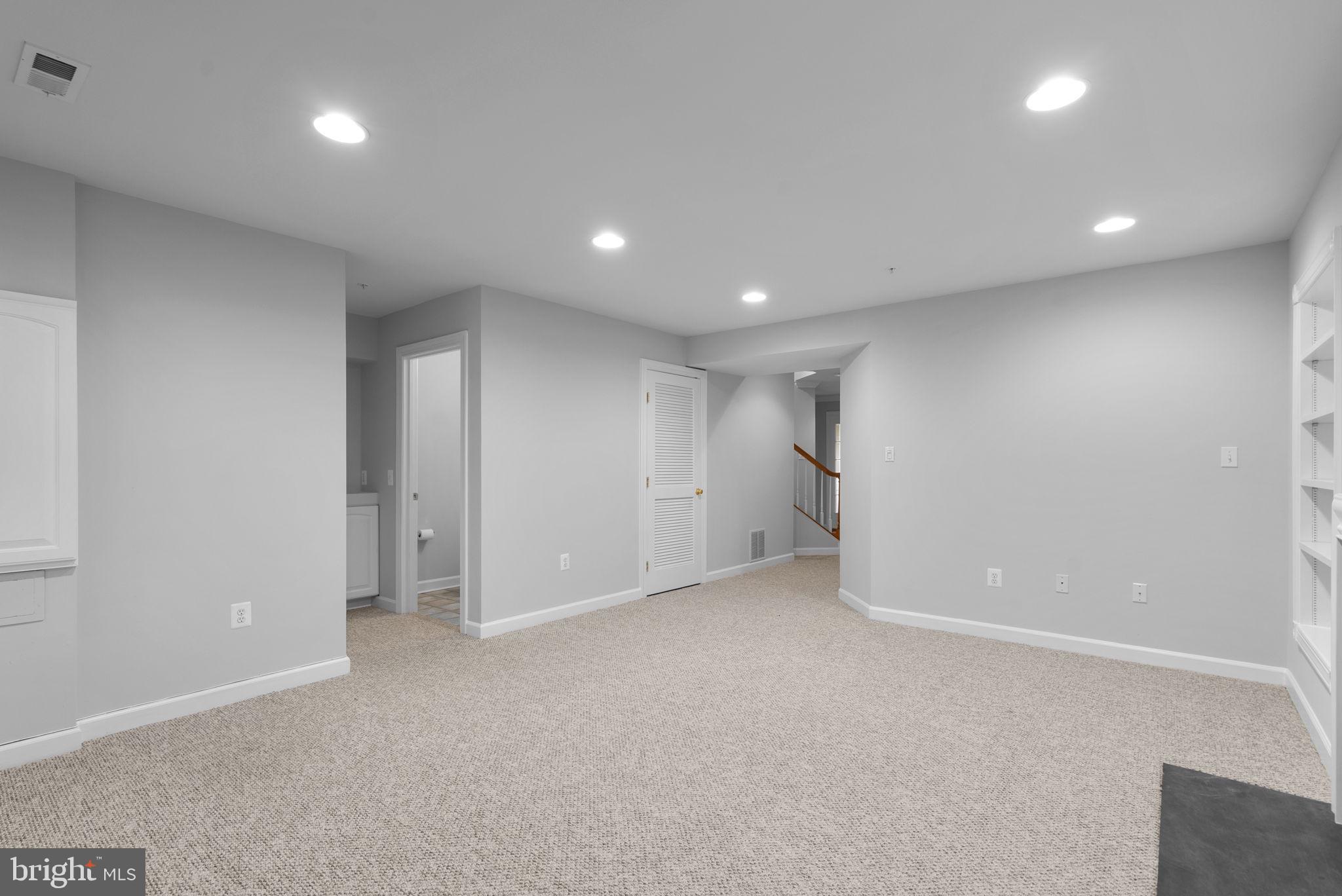 KINGSVIEW VILLAGE - Residential