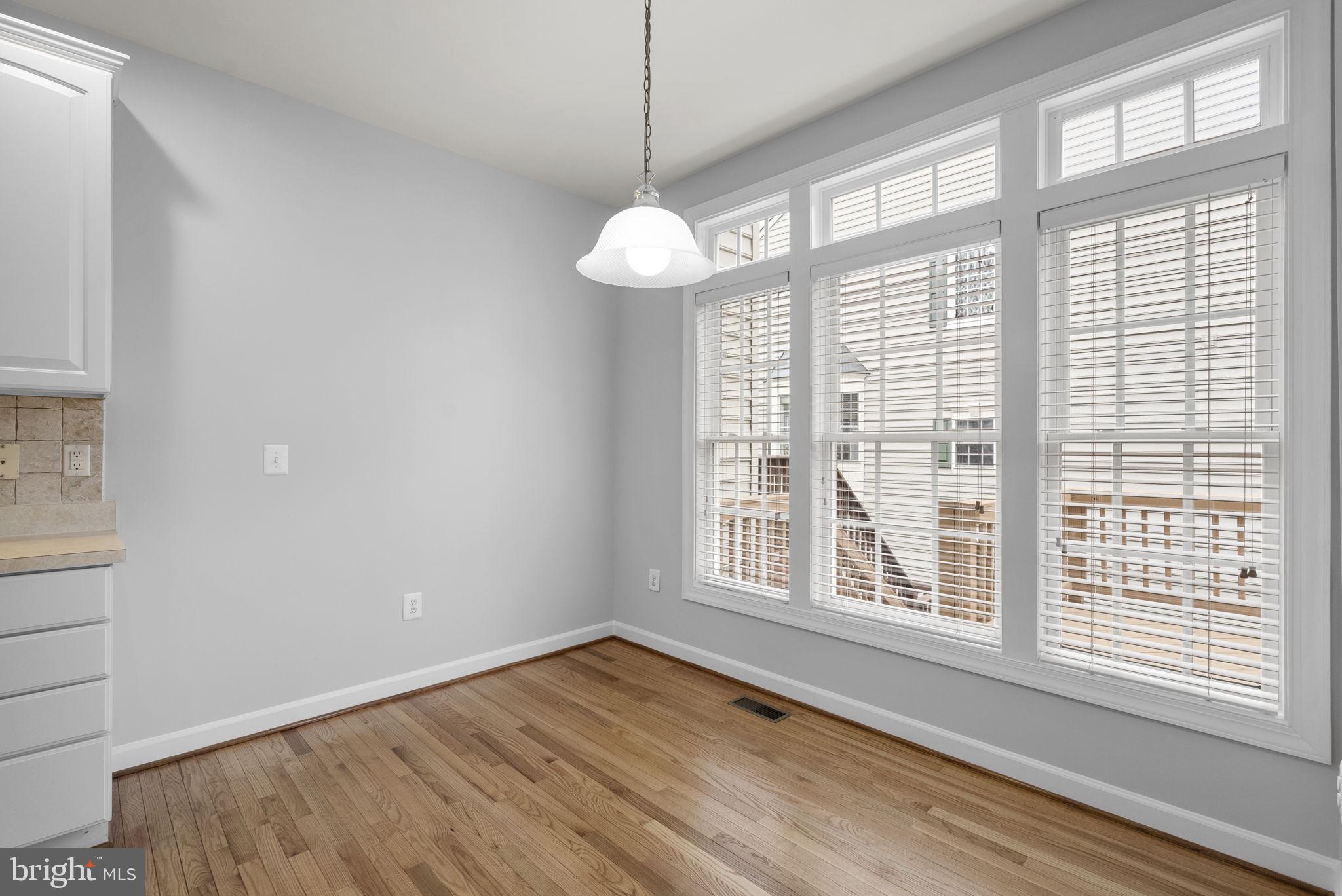 KINGSVIEW VILLAGE - Residential