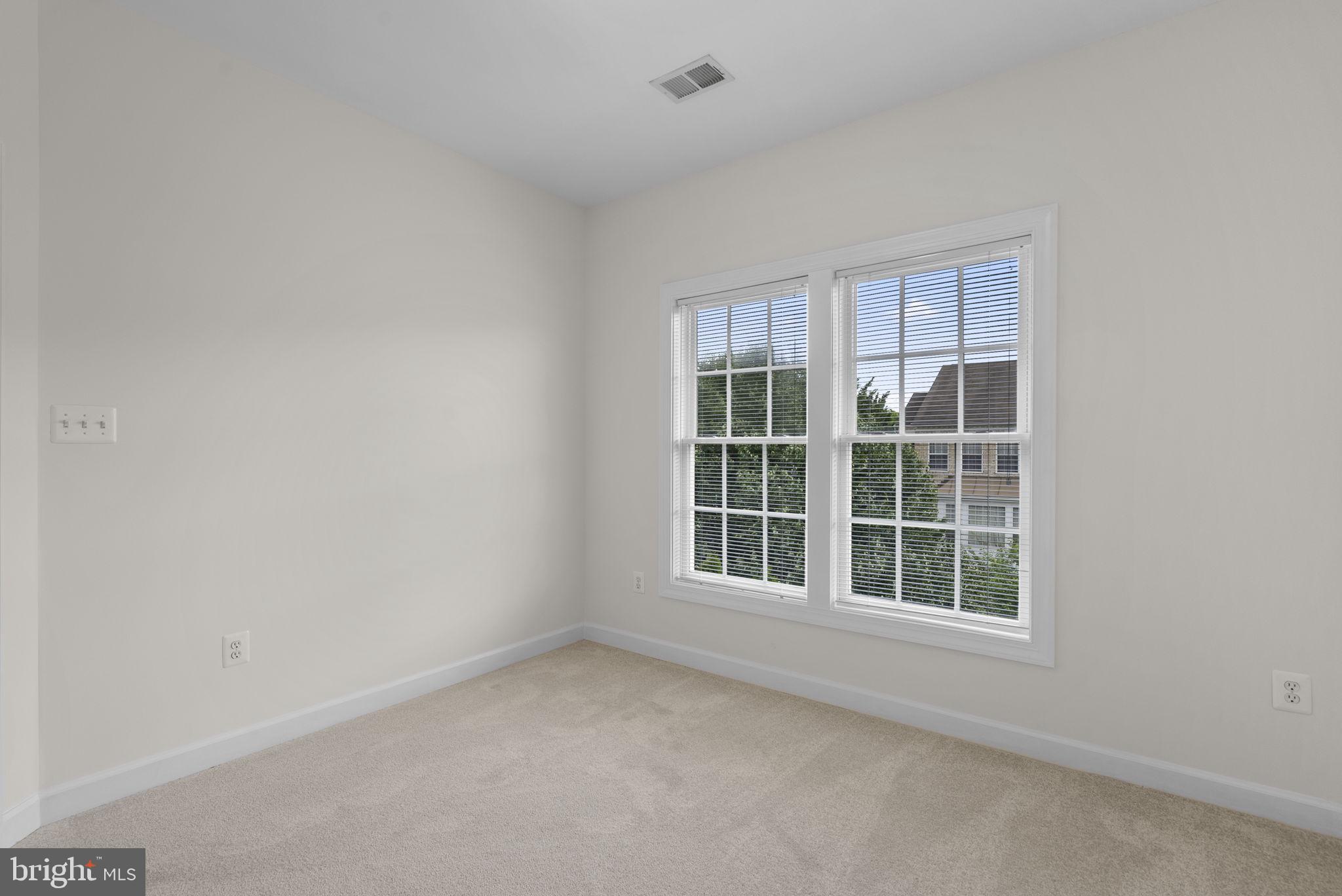 KINGSVIEW VILLAGE - Residential