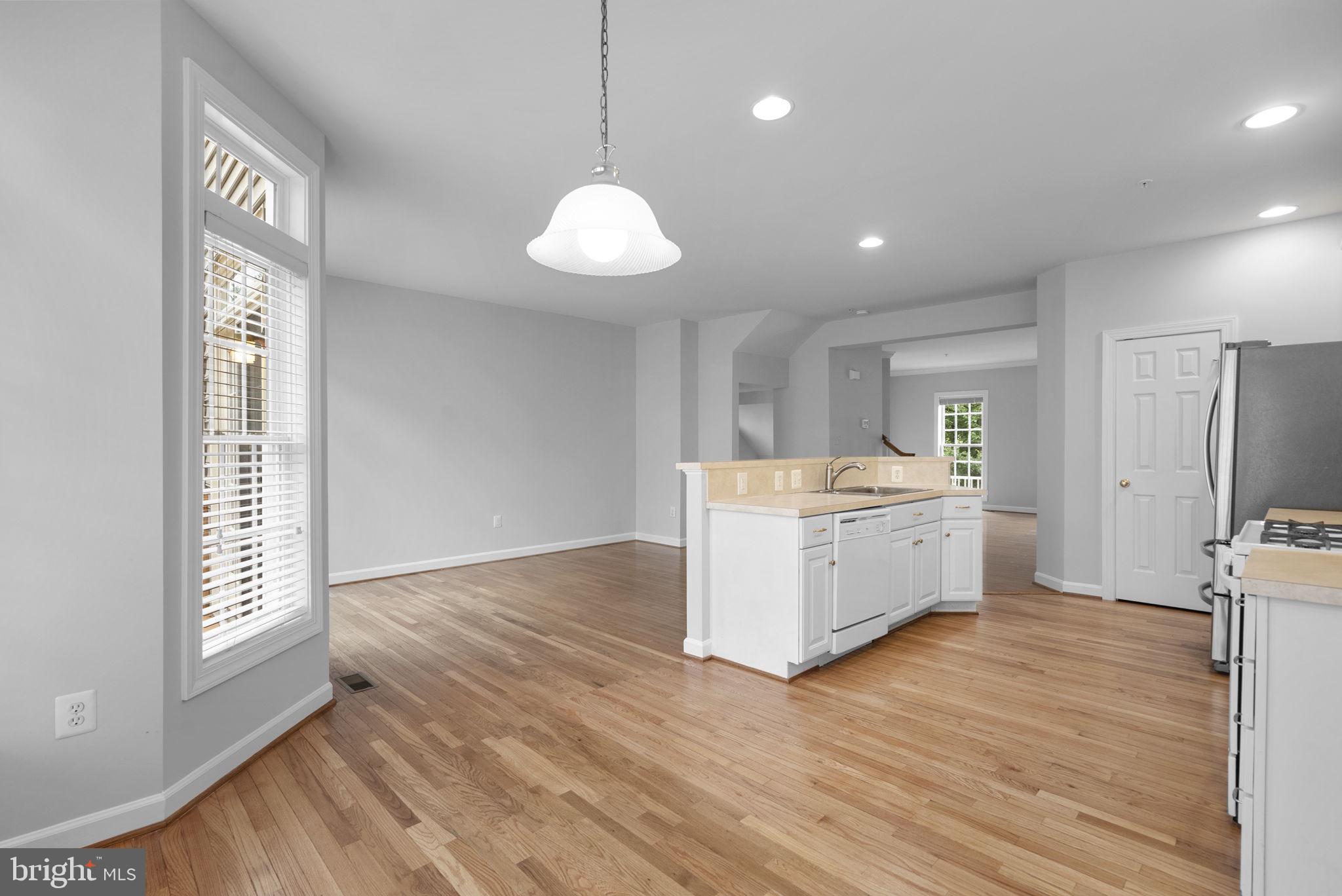 KINGSVIEW VILLAGE - Residential