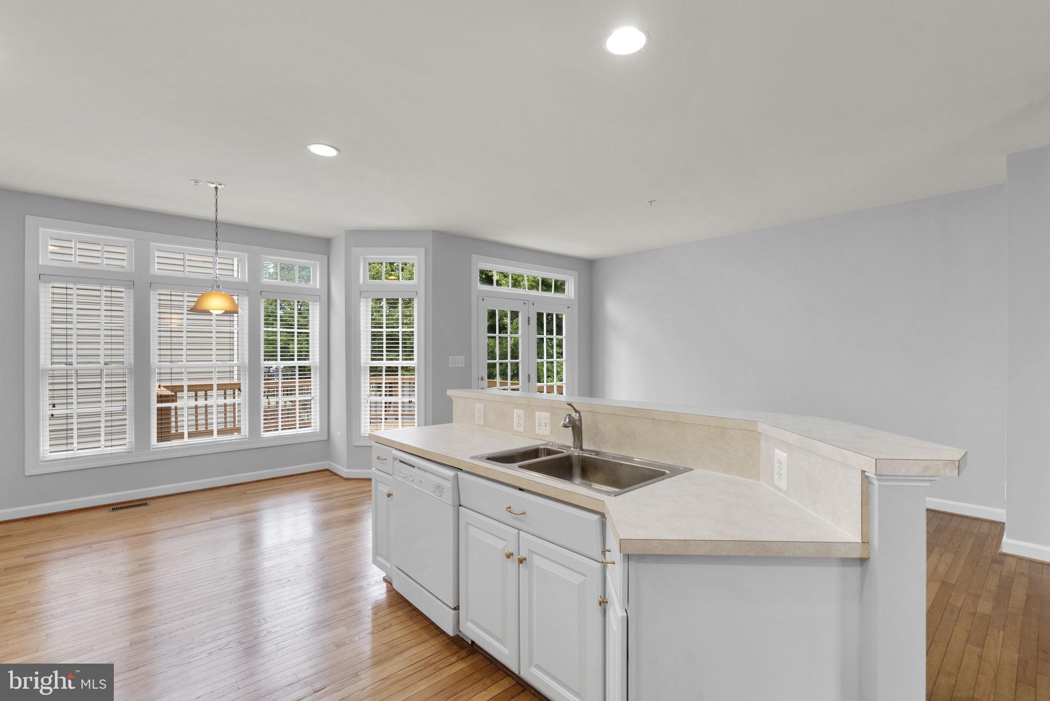 KINGSVIEW VILLAGE - Residential