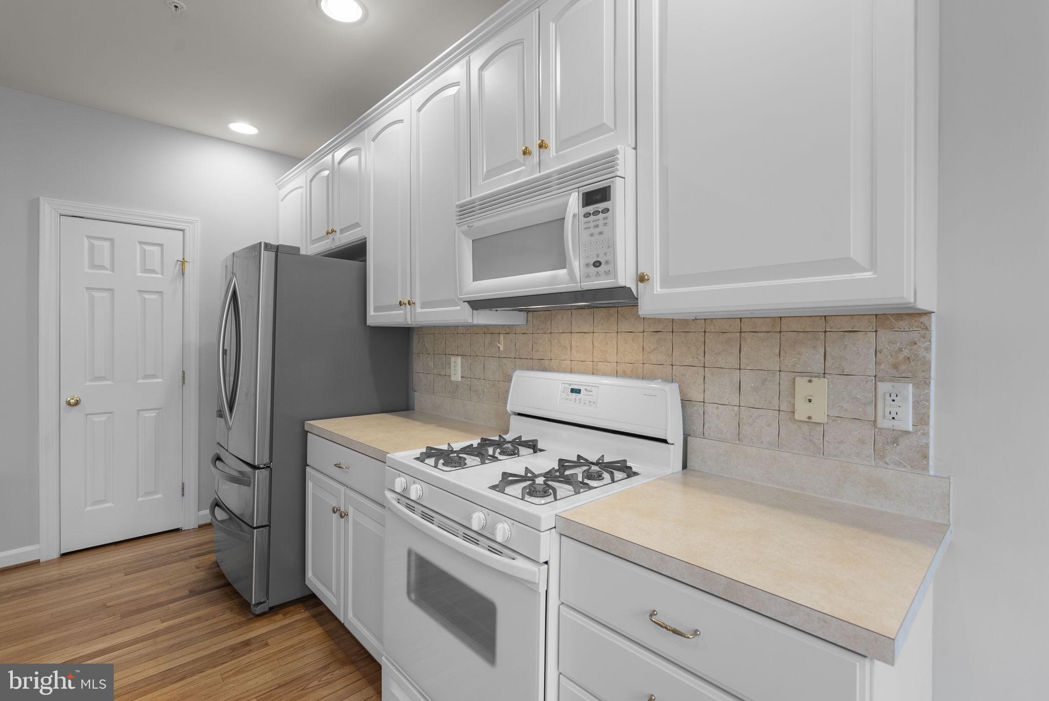 KINGSVIEW VILLAGE - Residential