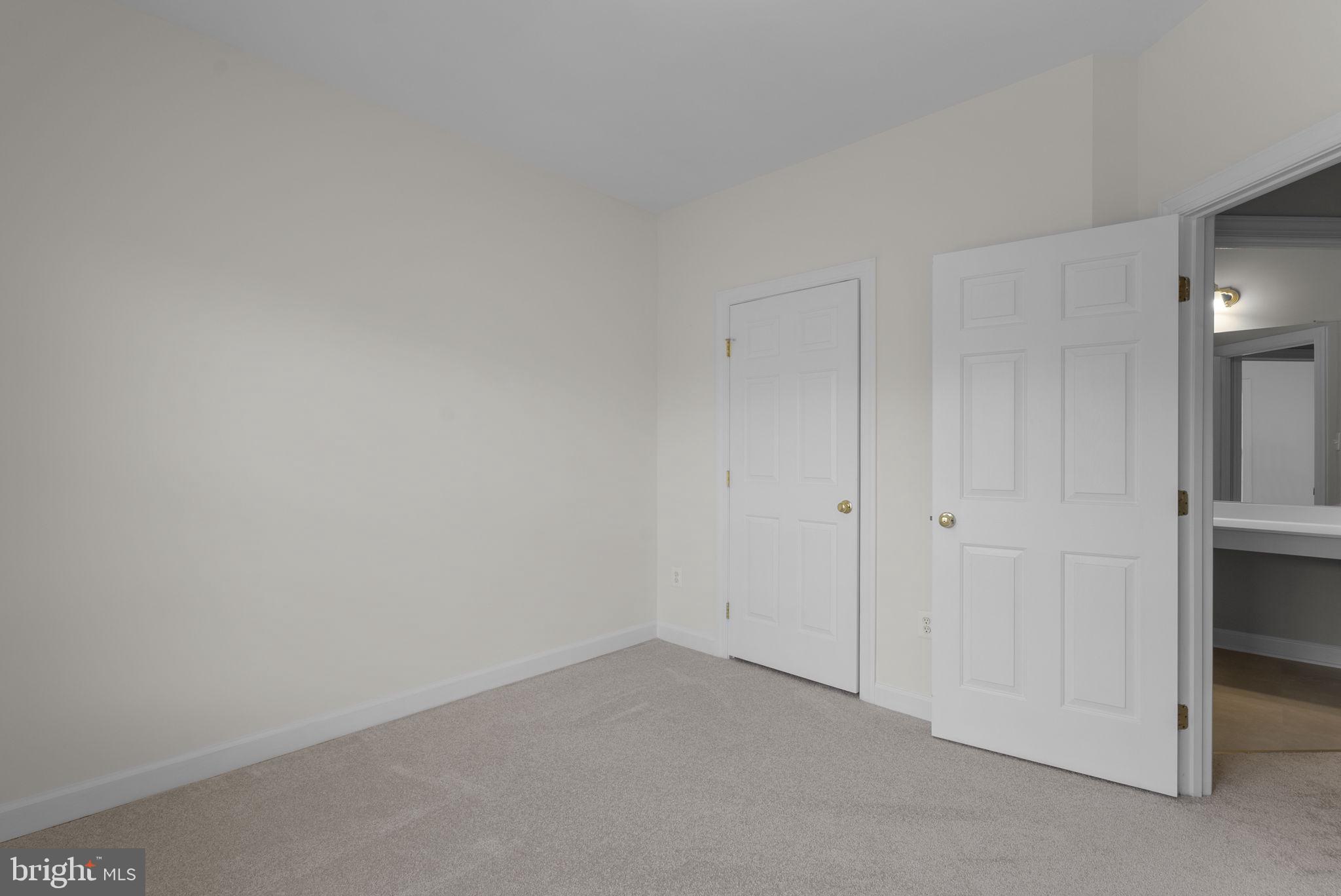 KINGSVIEW VILLAGE - Residential