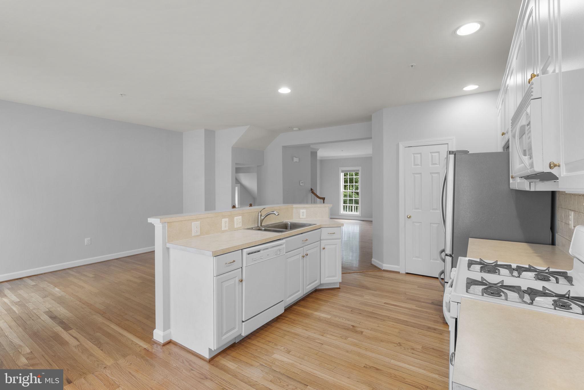 KINGSVIEW VILLAGE - Residential