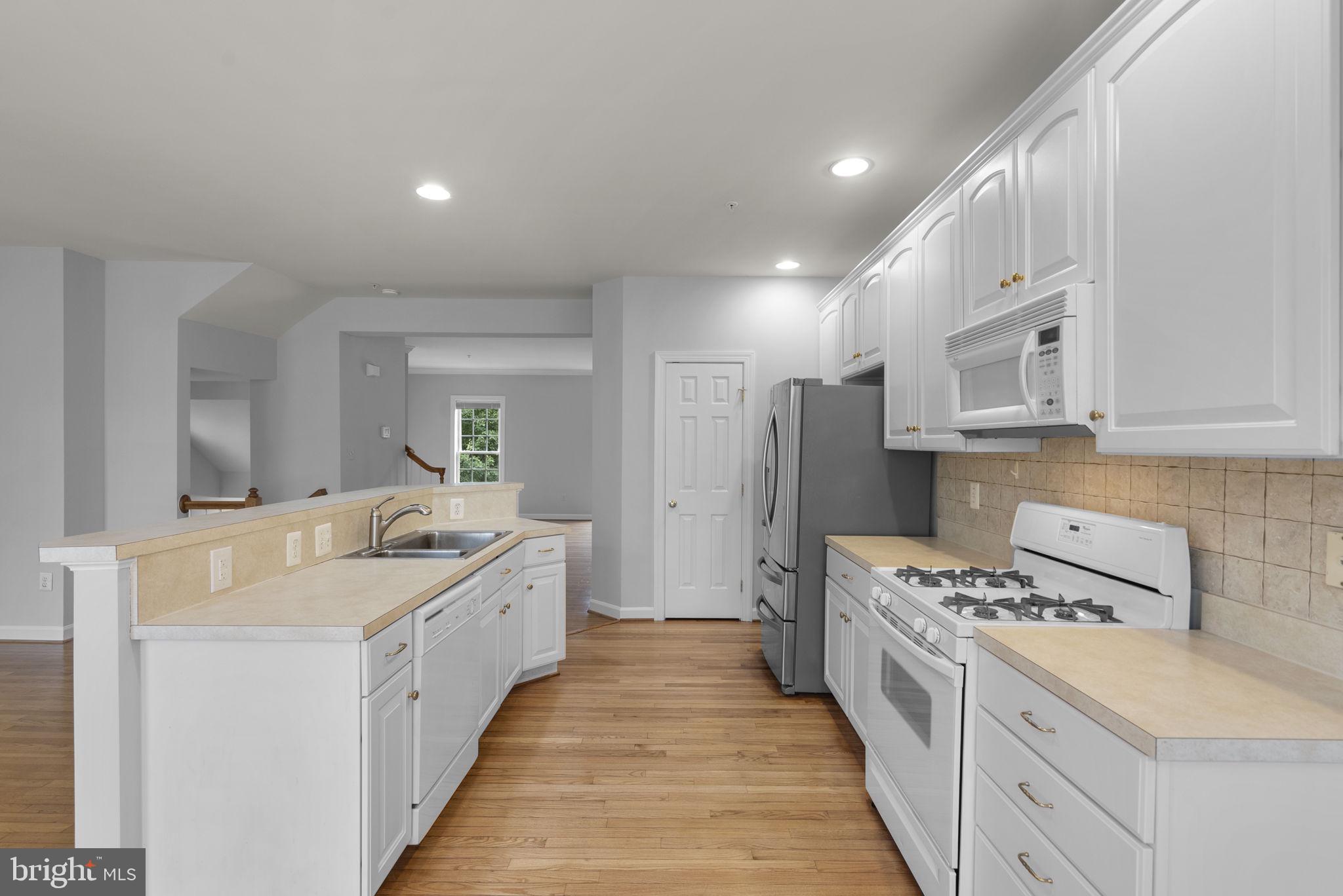 KINGSVIEW VILLAGE - Residential