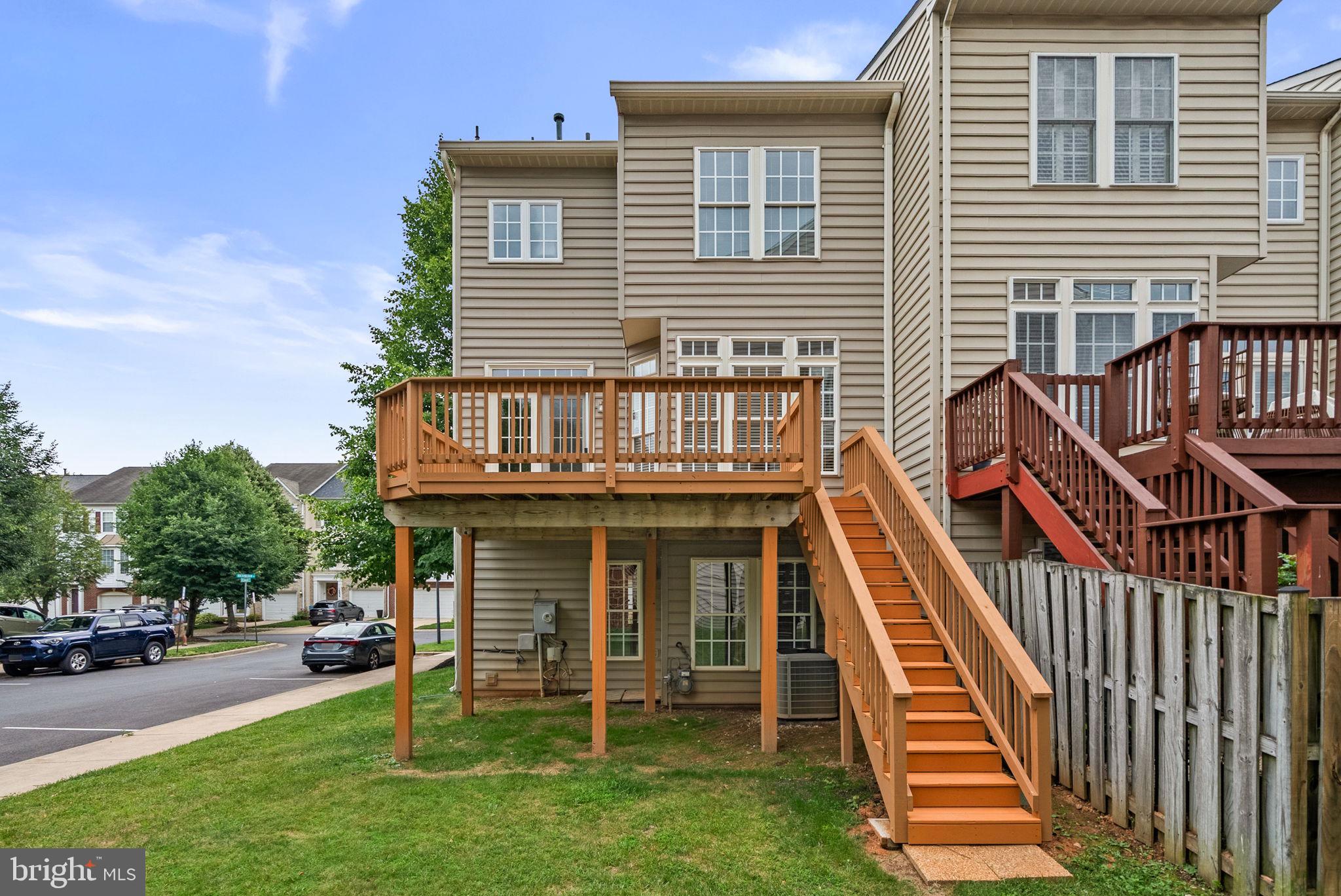 KINGSVIEW VILLAGE - Residential