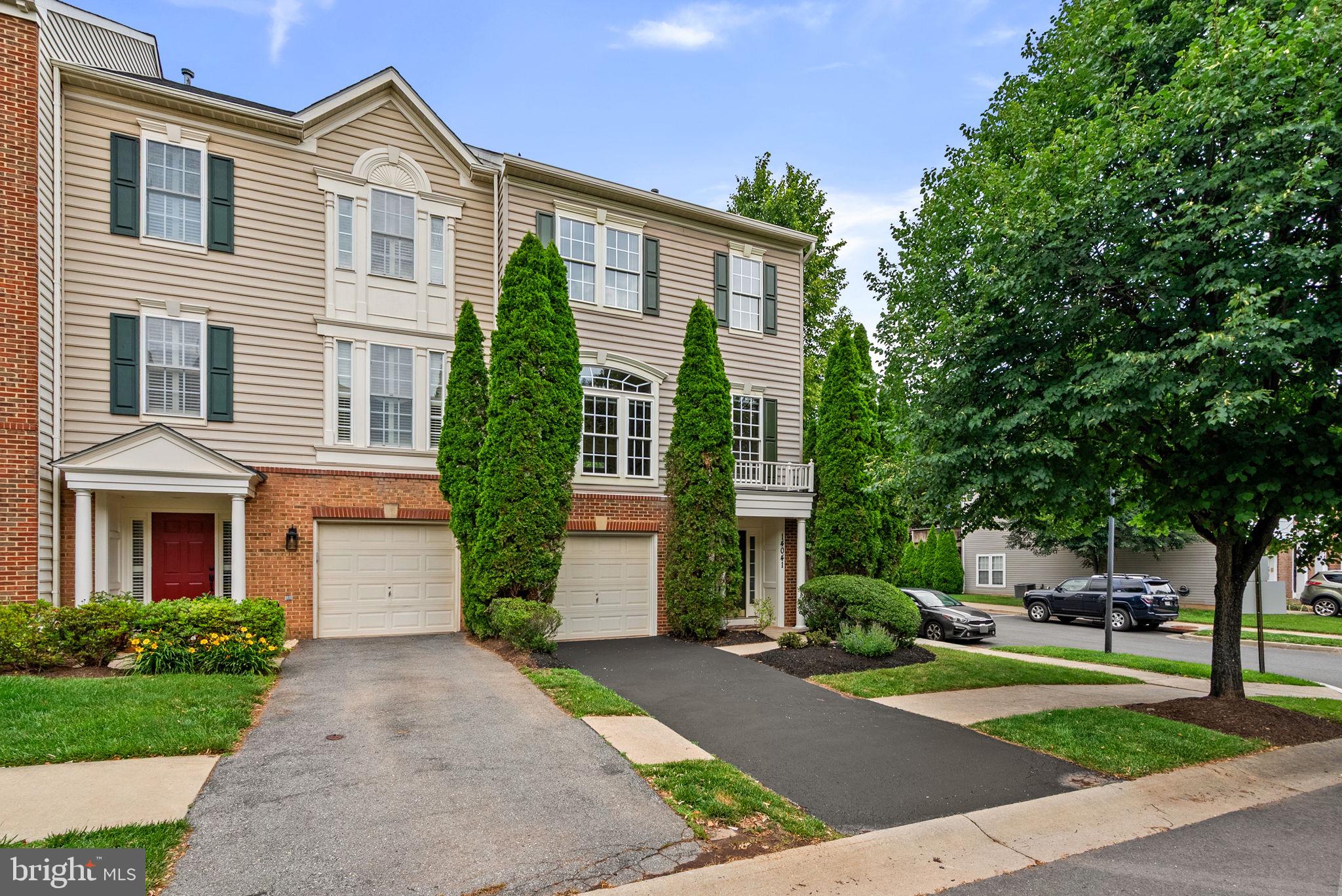 KINGSVIEW VILLAGE - Residential