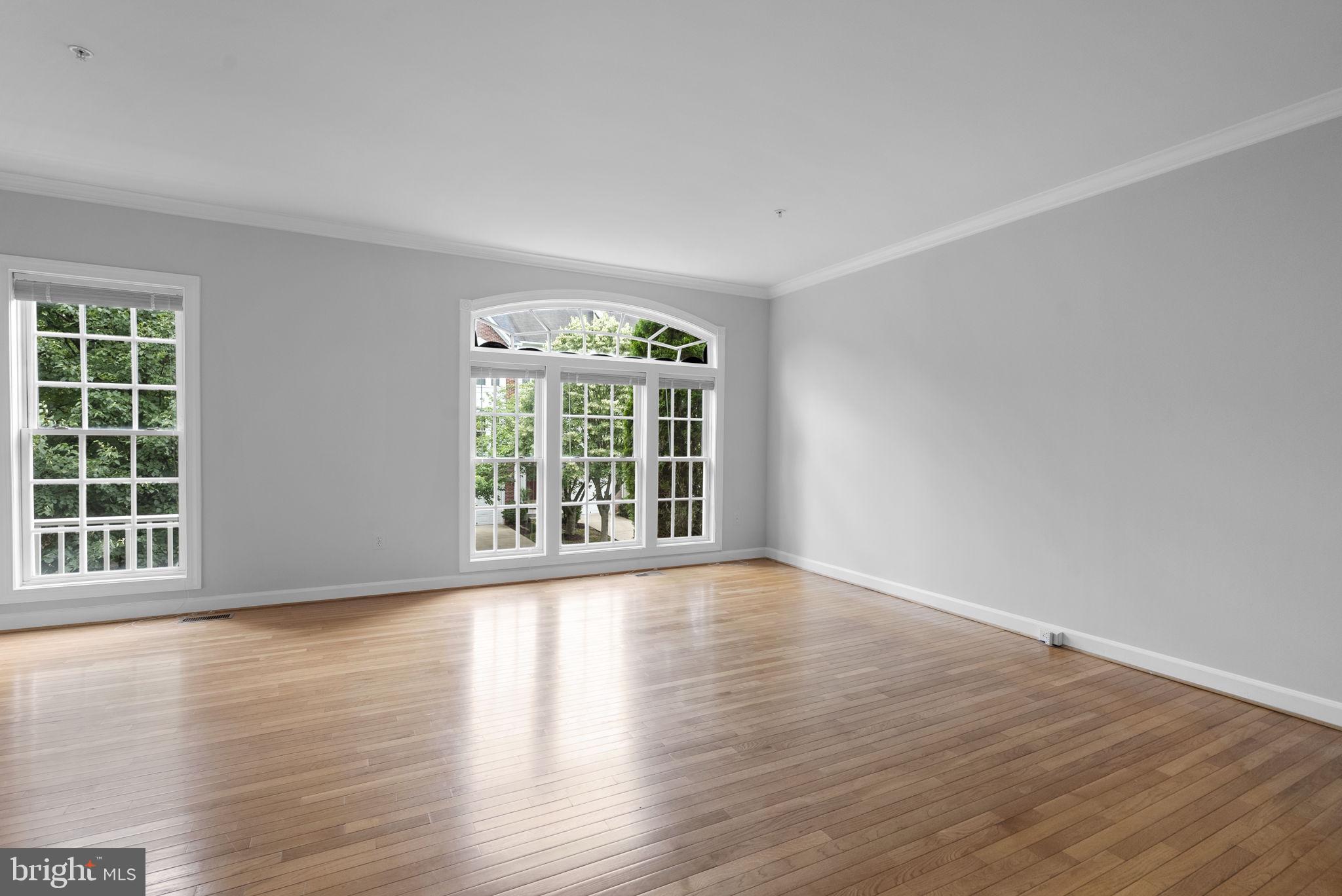KINGSVIEW VILLAGE - Residential