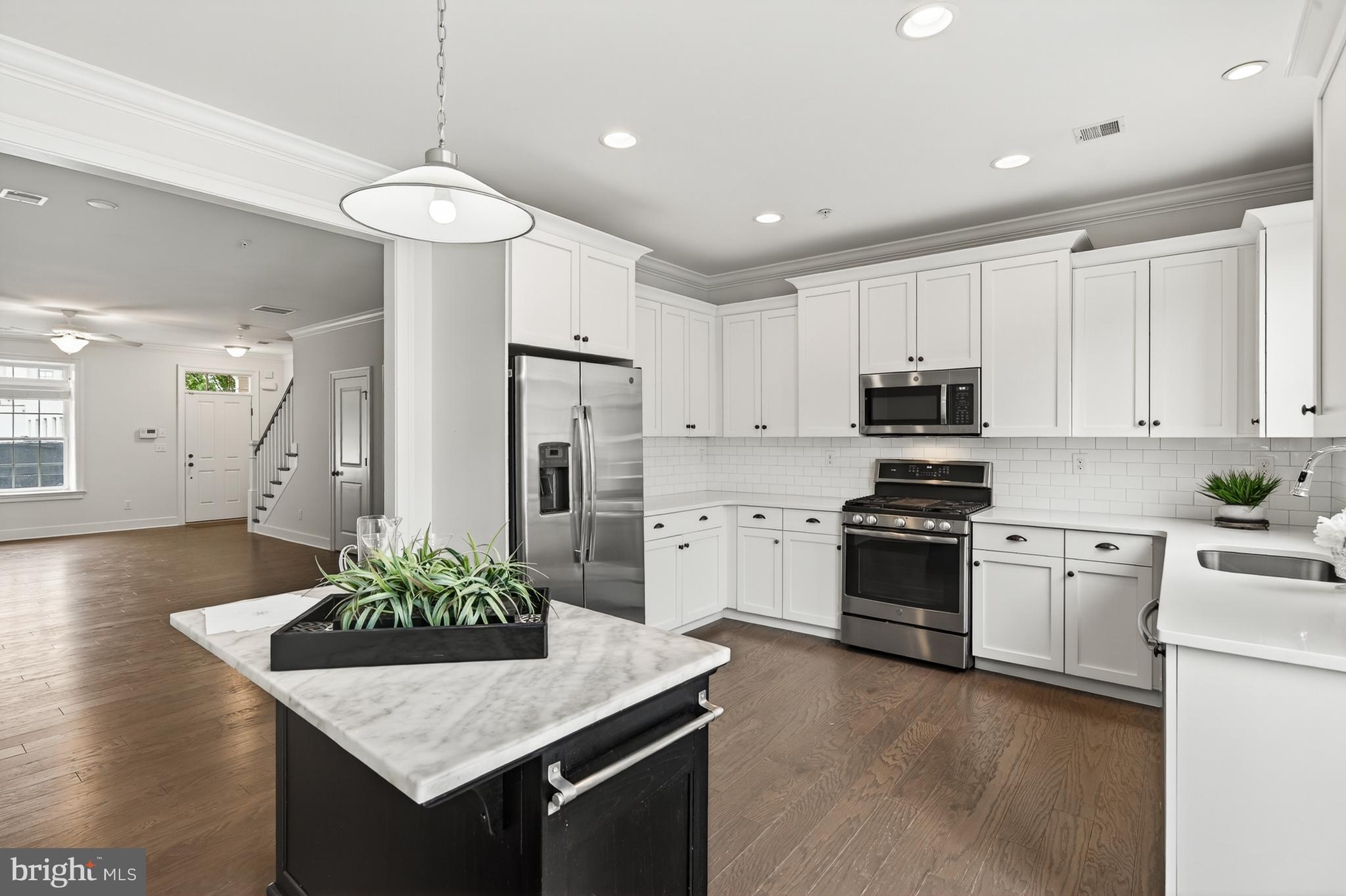 MAGNOLIA PLACE - Residential