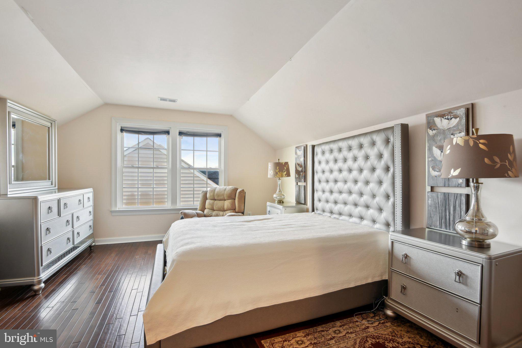 SEVEN HILLS - Residential