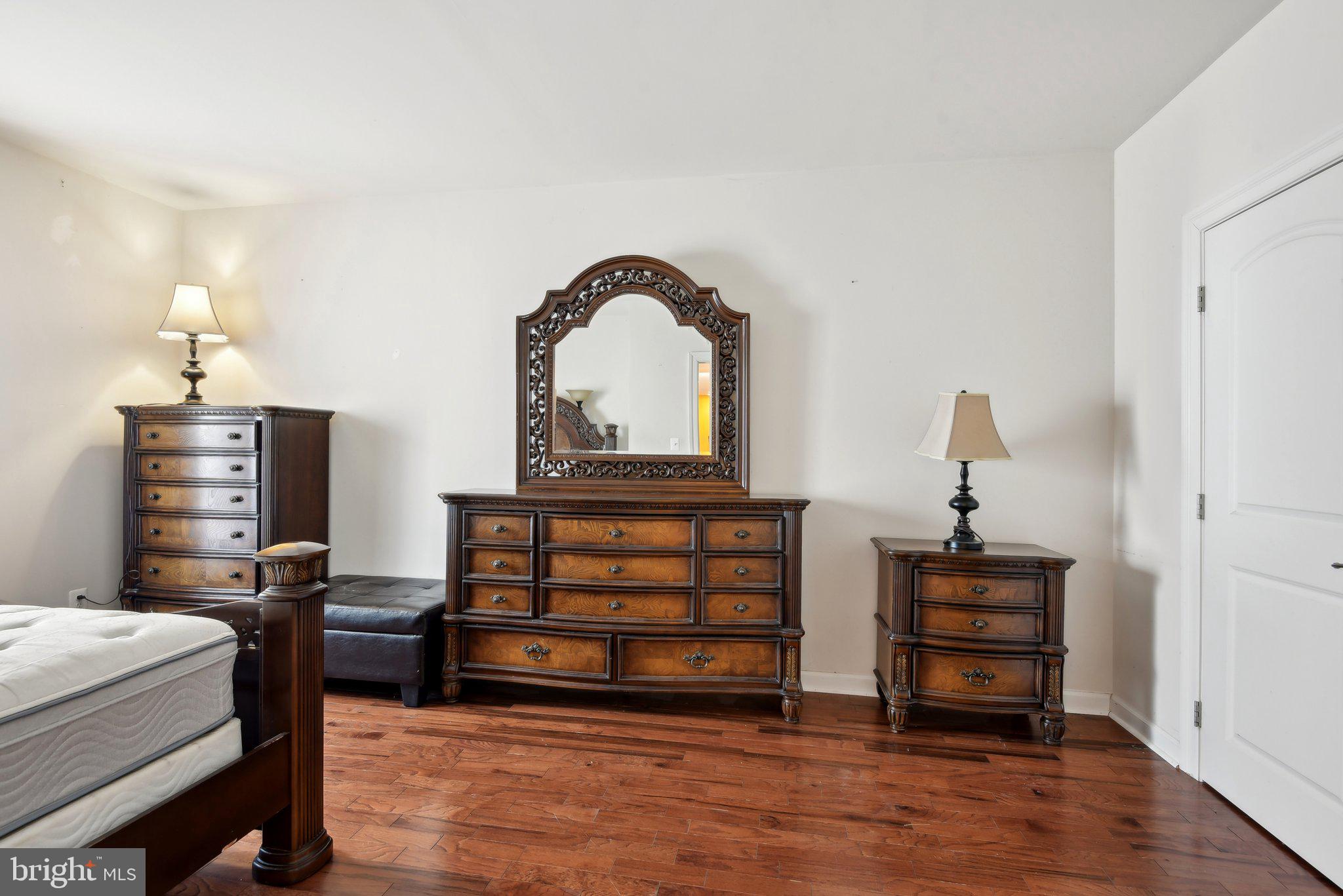 SEVEN HILLS - Residential