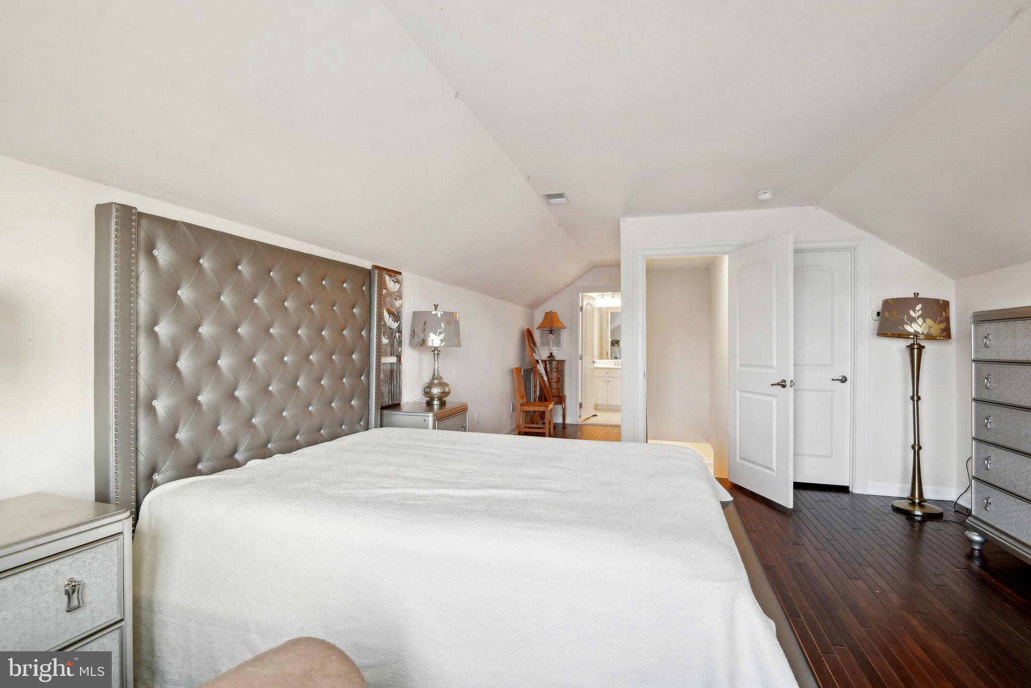 SEVEN HILLS - Residential